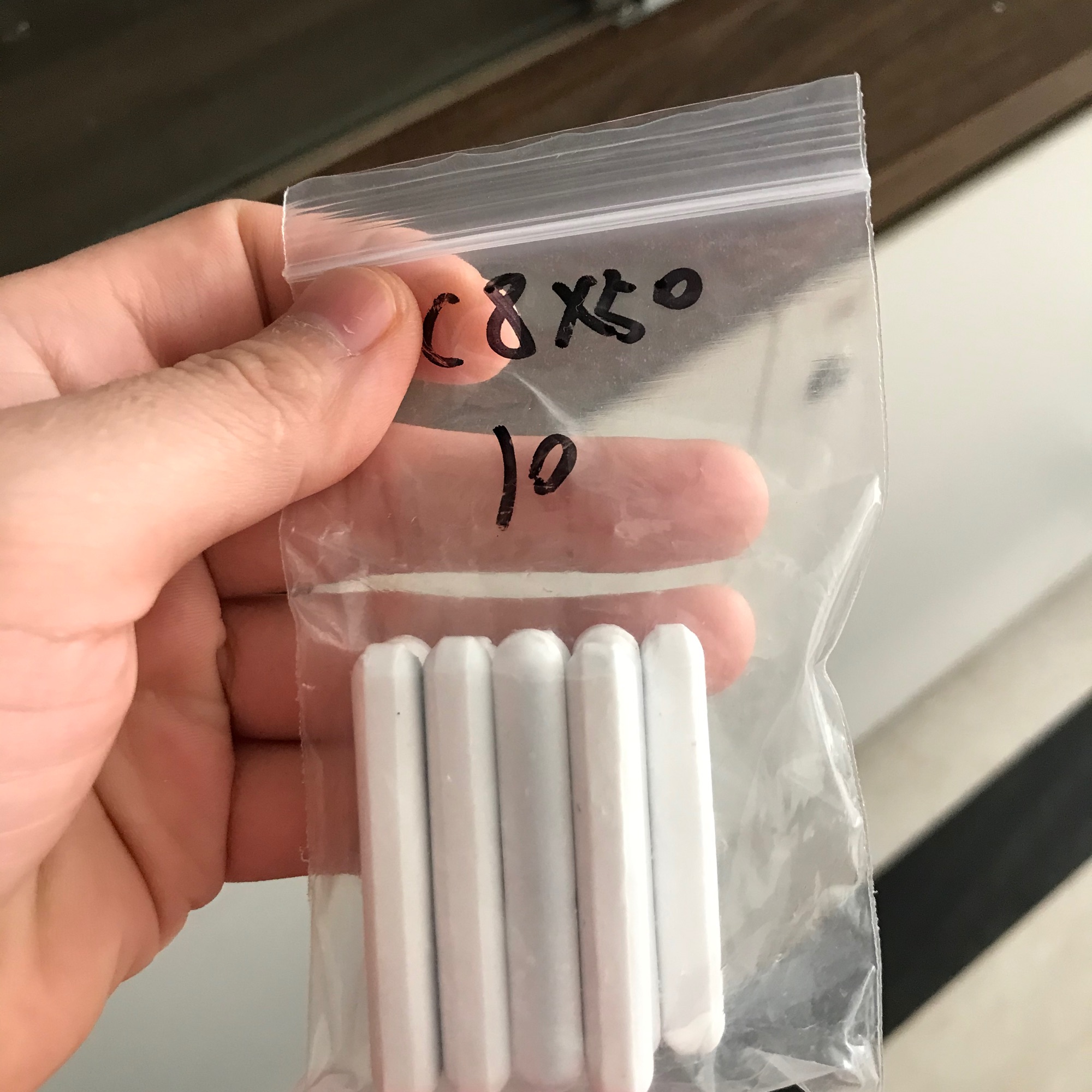 Cá từ nam châm con nhộng con khuấy từ 5cm