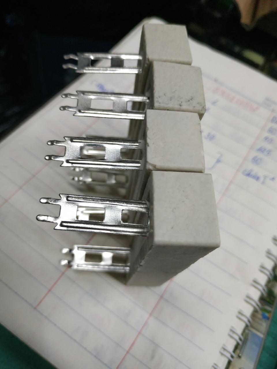 Com bo 5 chiếc trở sứ 30w 15ohm