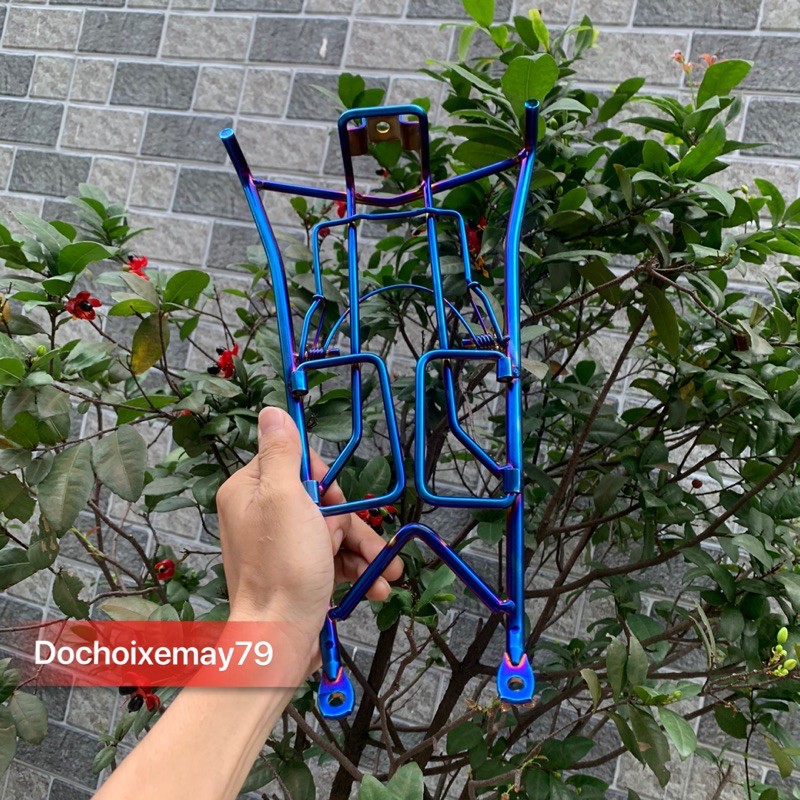  Baga giữa titan Winner X 