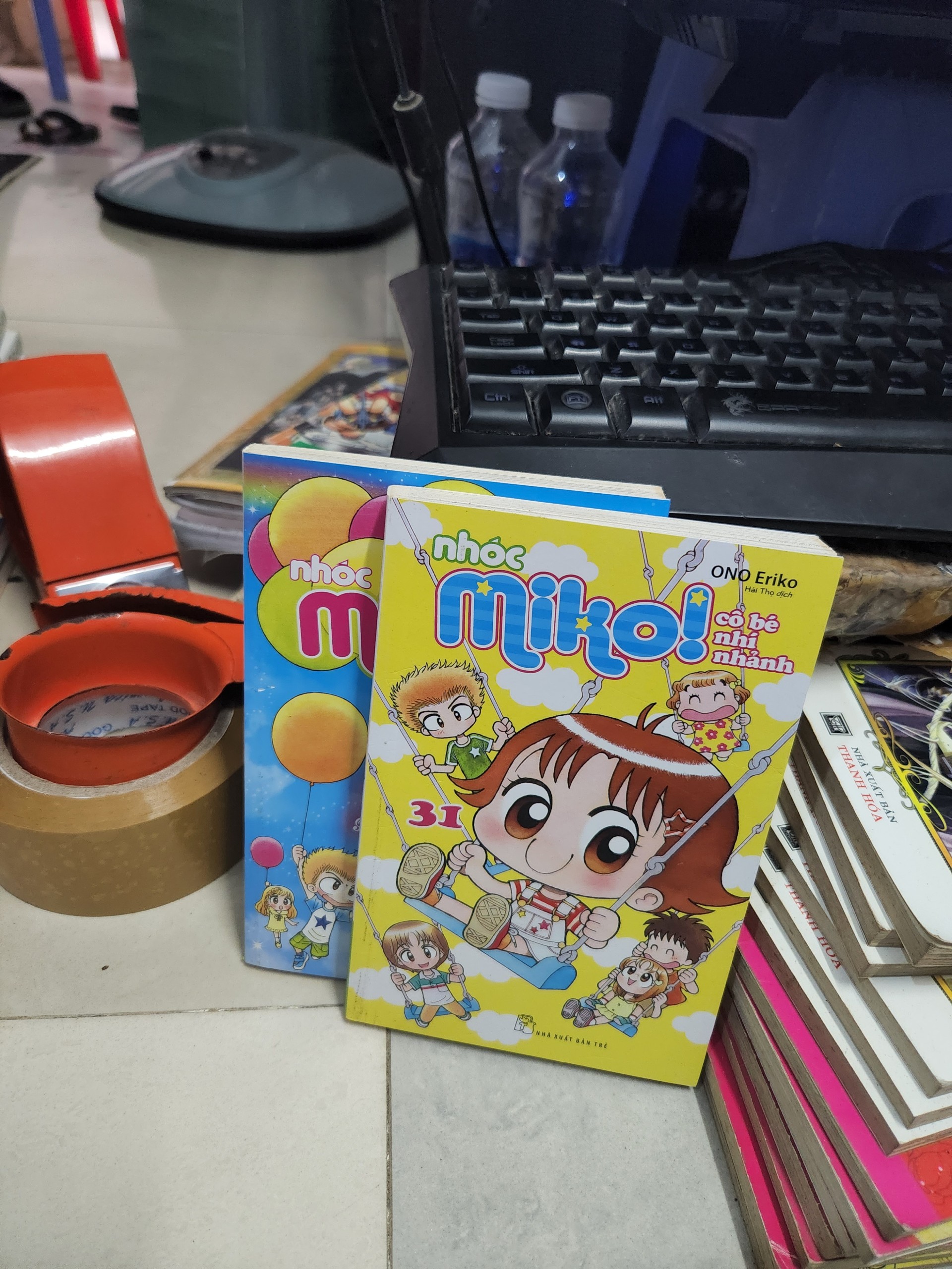 Nhóc miko bán lẻ