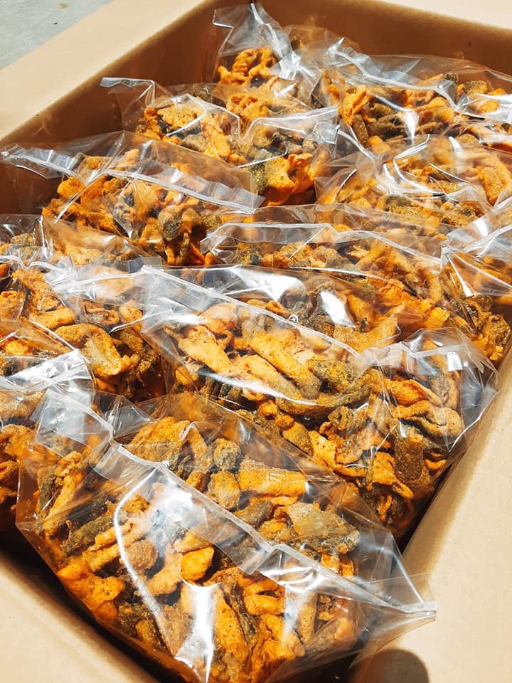 1KG Snack Da Cá Lắc Trứng Muối Hương Vị Singapore Giòn Bùi - Free ship - Ăn Vặt SK House