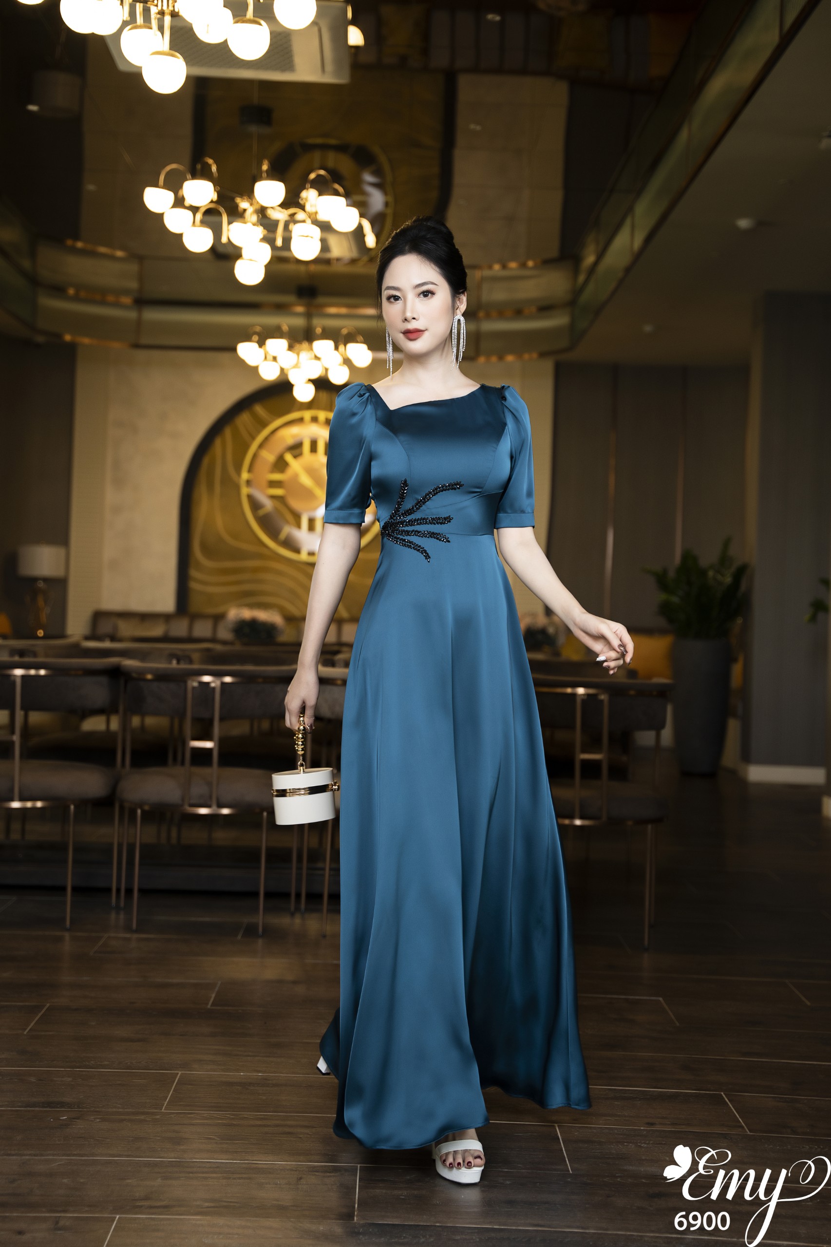 Đầm emy em6900 dạ hội xanh cổ lệch