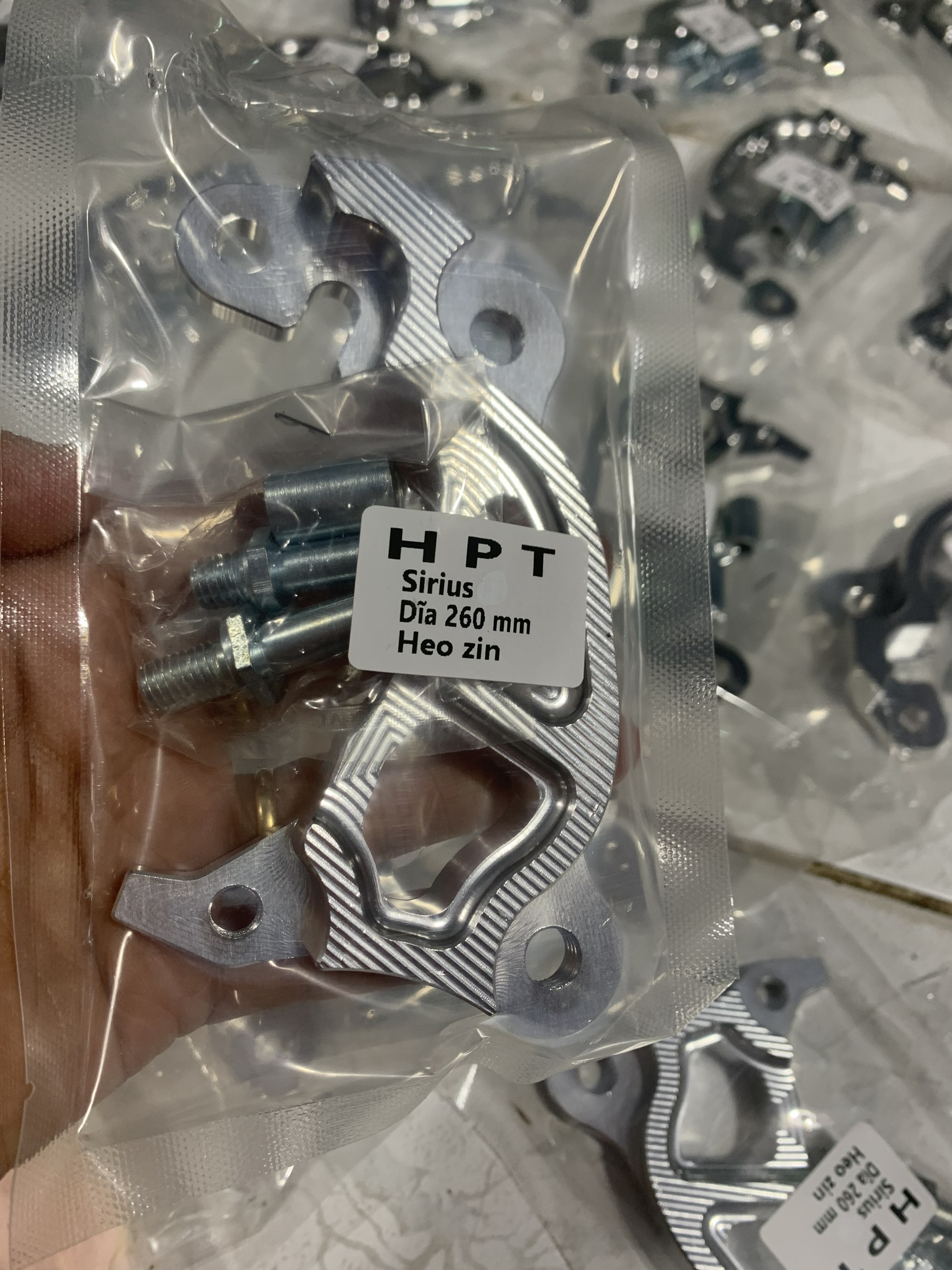 Pát Đĩa Nhôm CNC Bắt Heo Dầu Zin Sirius Đĩa 260mm