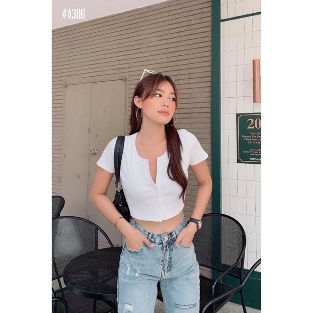 Áo croptop nút gài