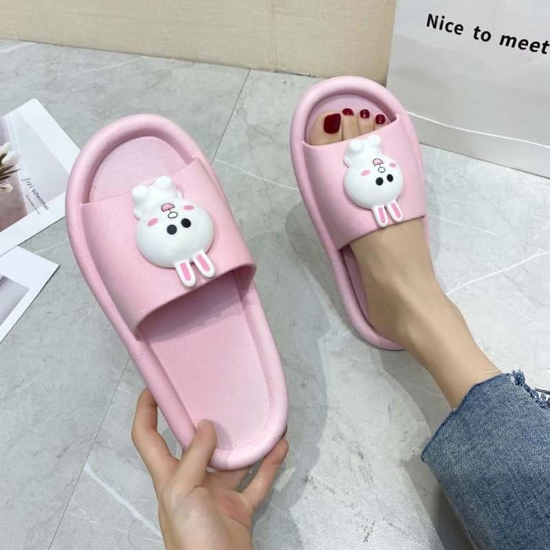 Giày dép họa tiết mặt gấu dễ thương