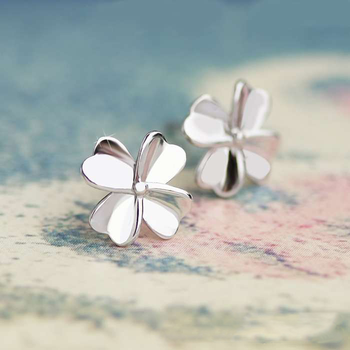 Bông tai bạc 925 cỏ bốn lá mang lại may mắn phước lành
