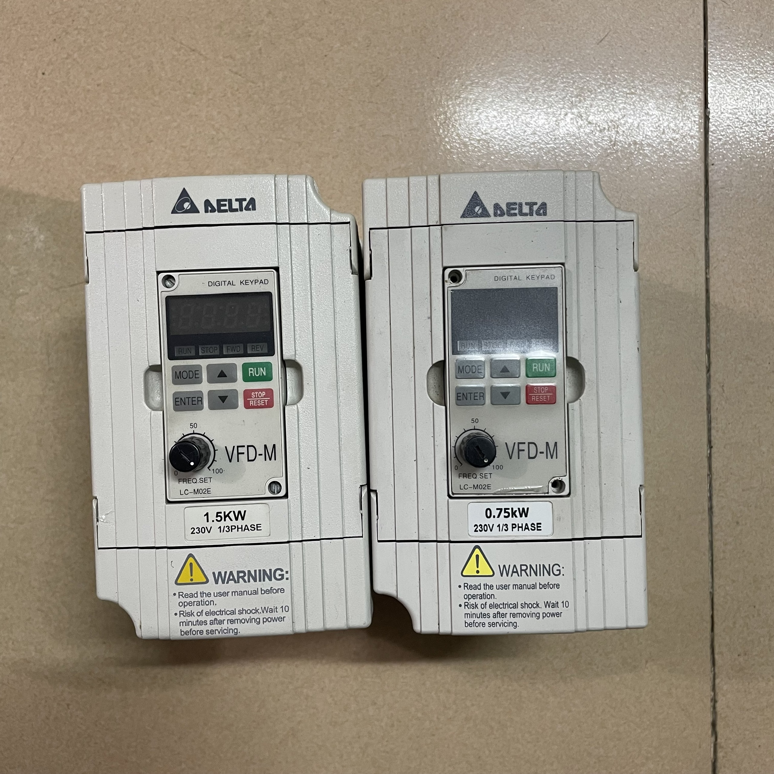Biến tần 0,4kw- 0,75kw-1,5kw 1pha 220v delta vfd-m chuyển tải nặng