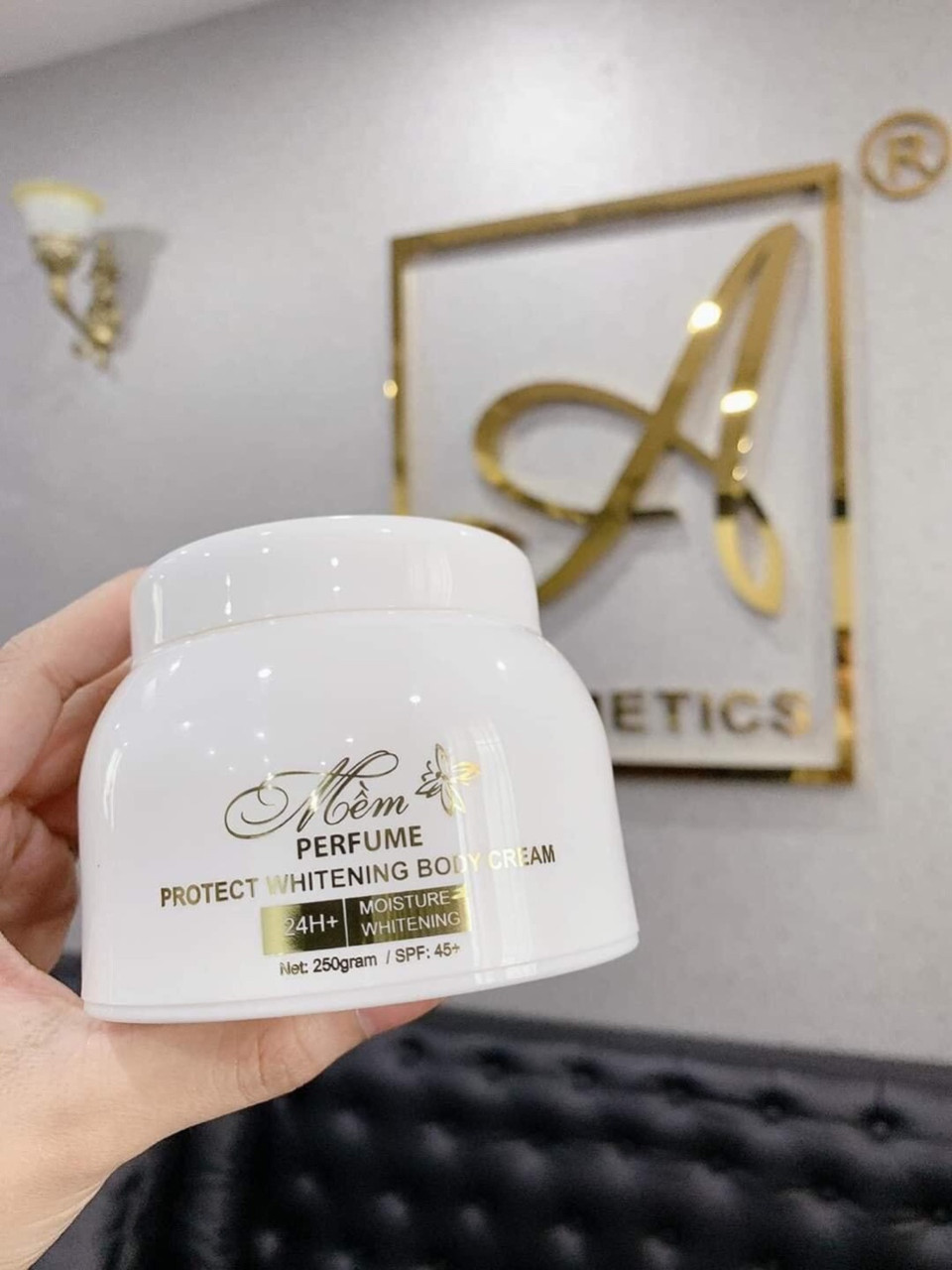 Kem. Body mềm Chữ A siêu trắng mịn da, 250g