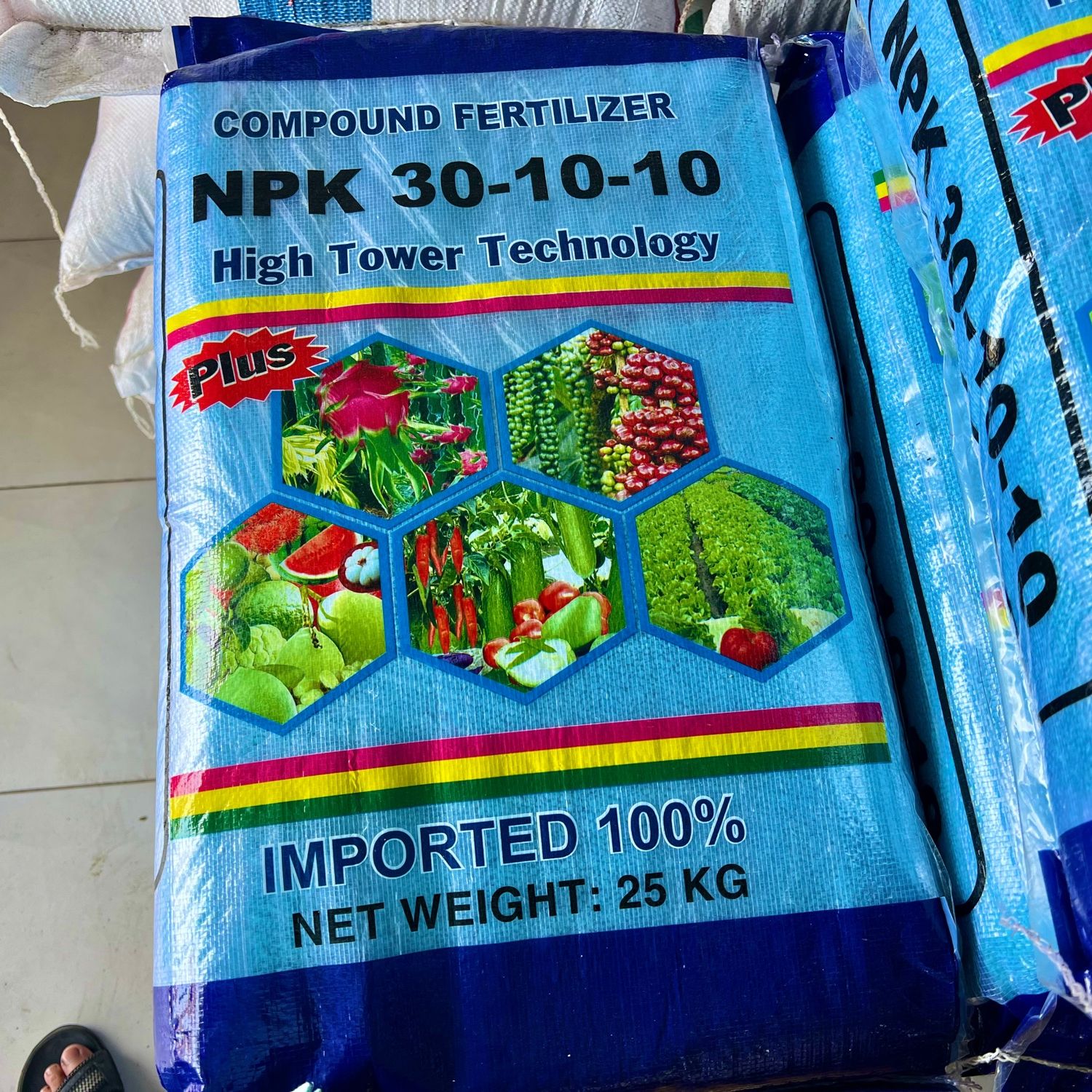 Phân bón npk 30 10 10 bung chồi vọt đọt mập thân xanh cây