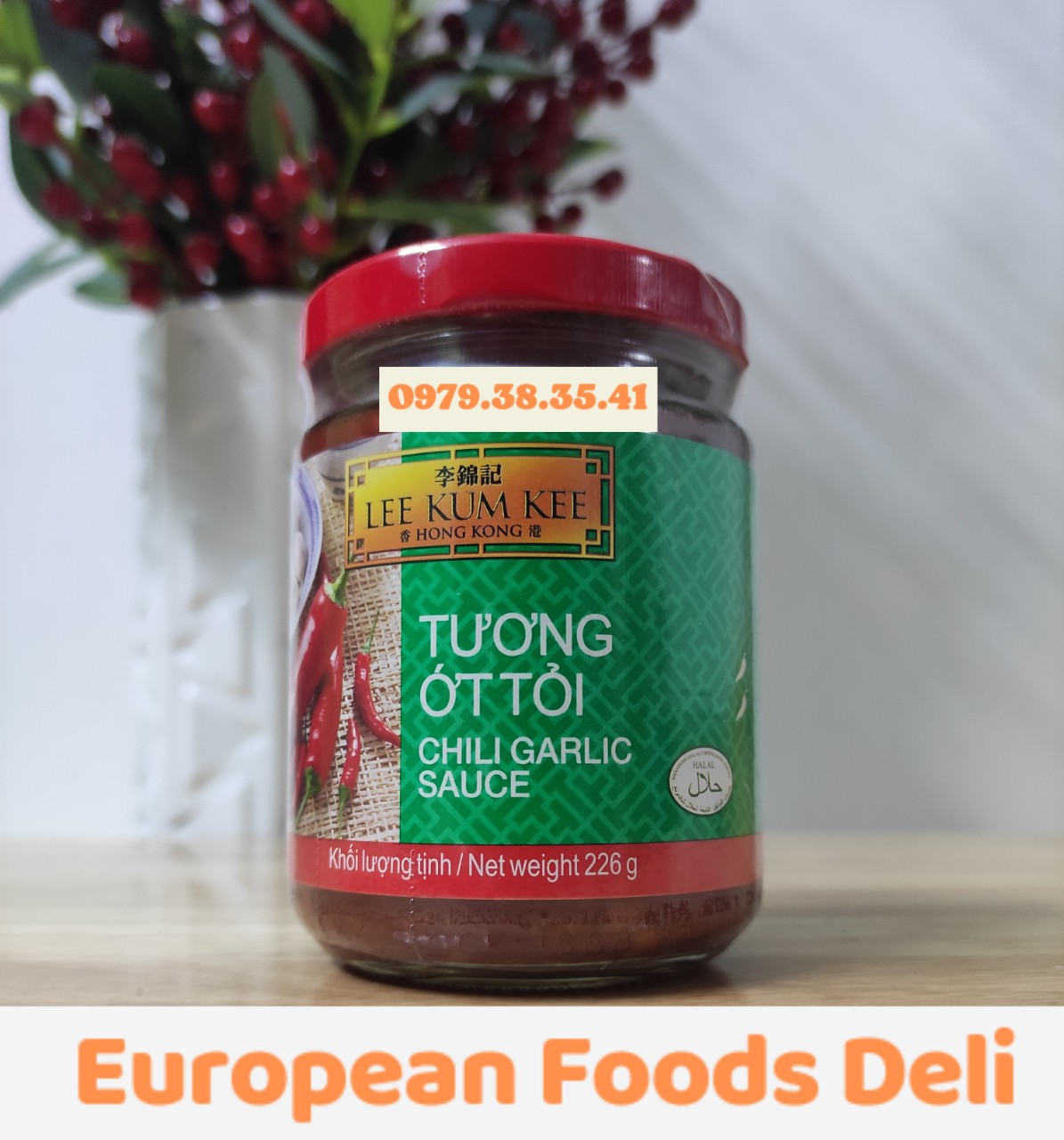 Tương Ớt Tỏi Lee Kum Kee Chili Garlic Sauce 226G