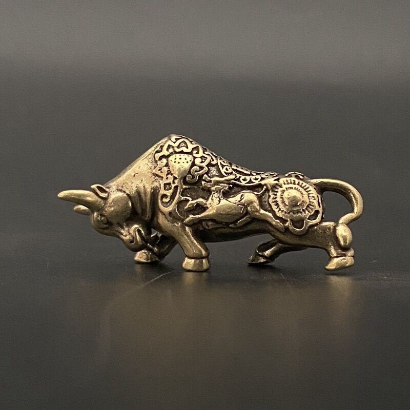 Tượng mini phong thuỷ hình trâu vàng bằng đồng thau