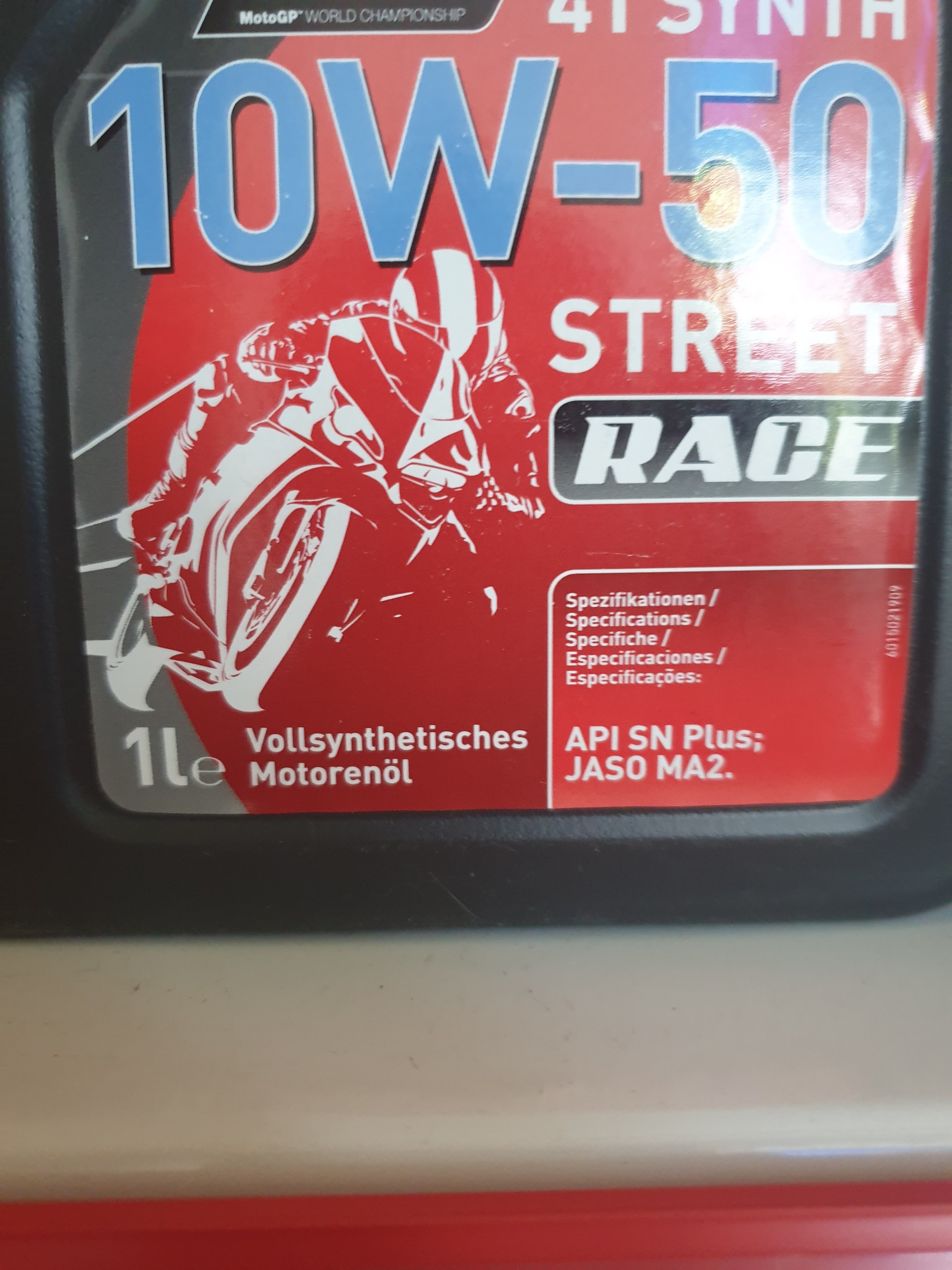 Nhớt Liqui Street Race 10w50 dành cho xe số, xe côn tay, xe phân khối lớn