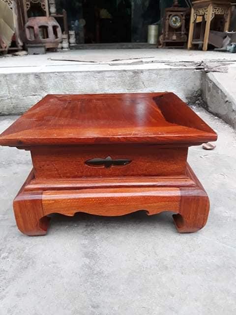 kỉ kê tượng gỗ hương lào kích thước đường kính mặt 30 cm cao 20 cm.