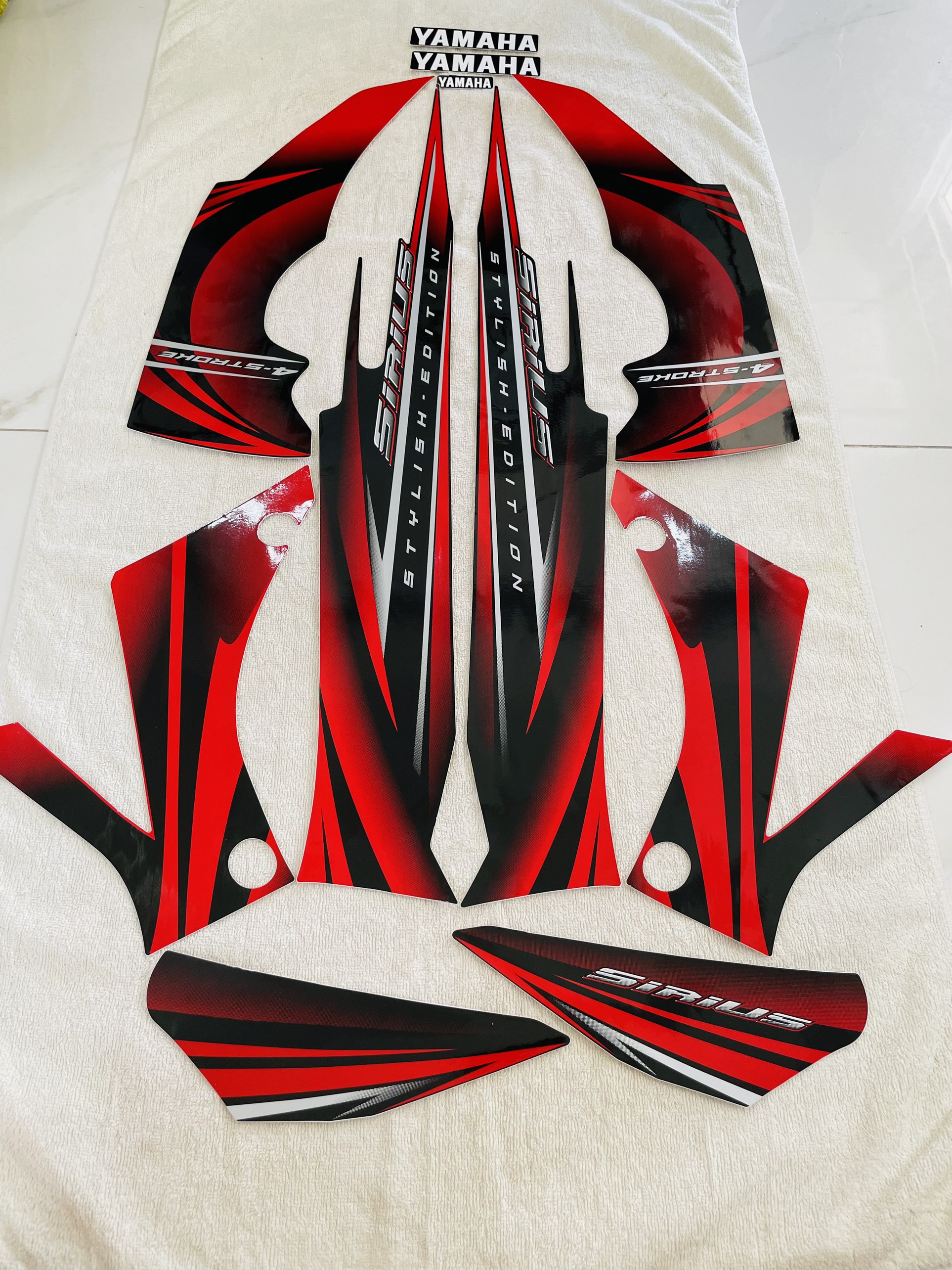 Bộ tem decal dán xe máy Yamaha Sirius bản to màu đỏ tươi đen zin thái siêu đẹp