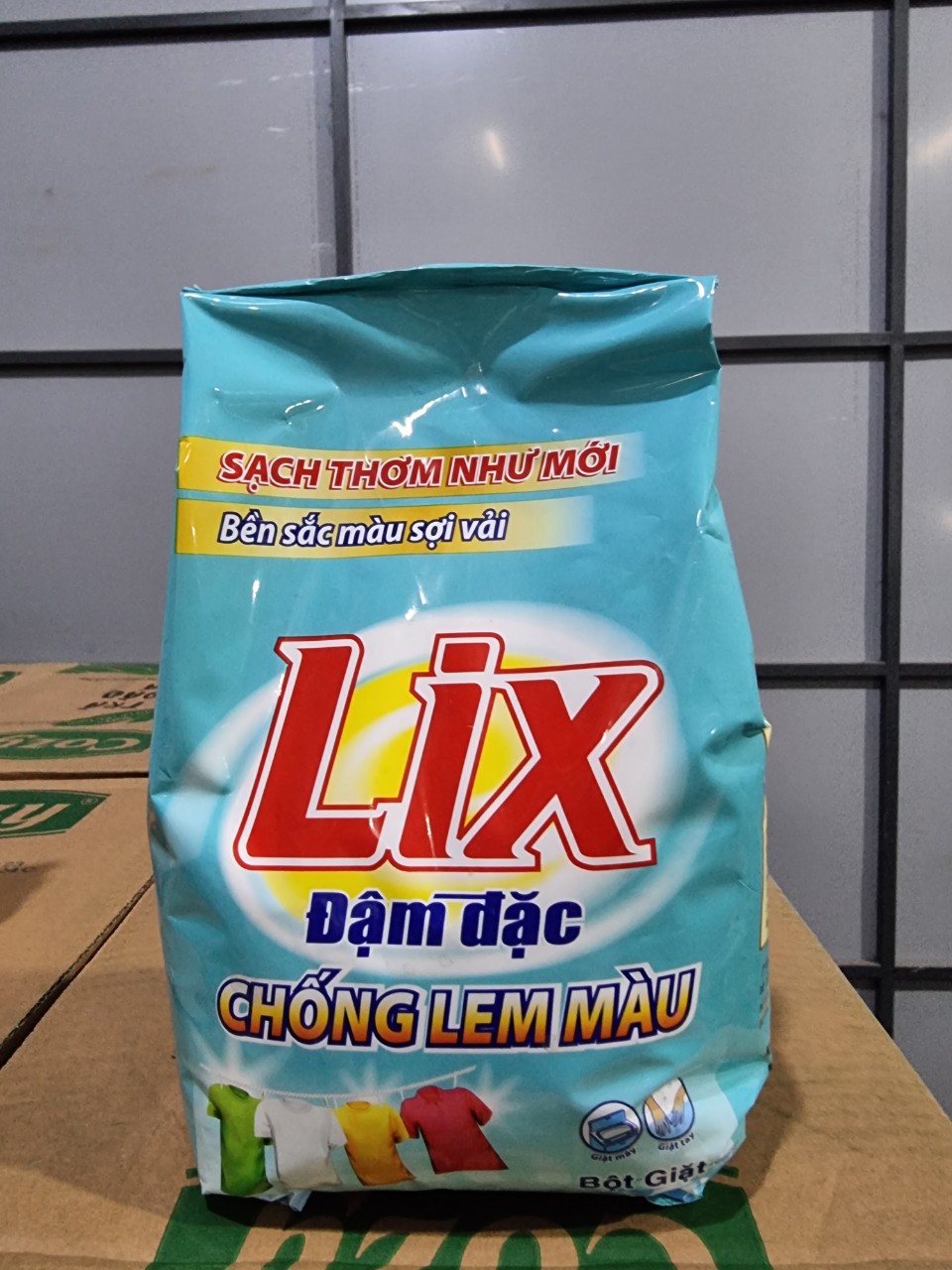Bột giặt lix đậm đặc chống lem màu 800g em800