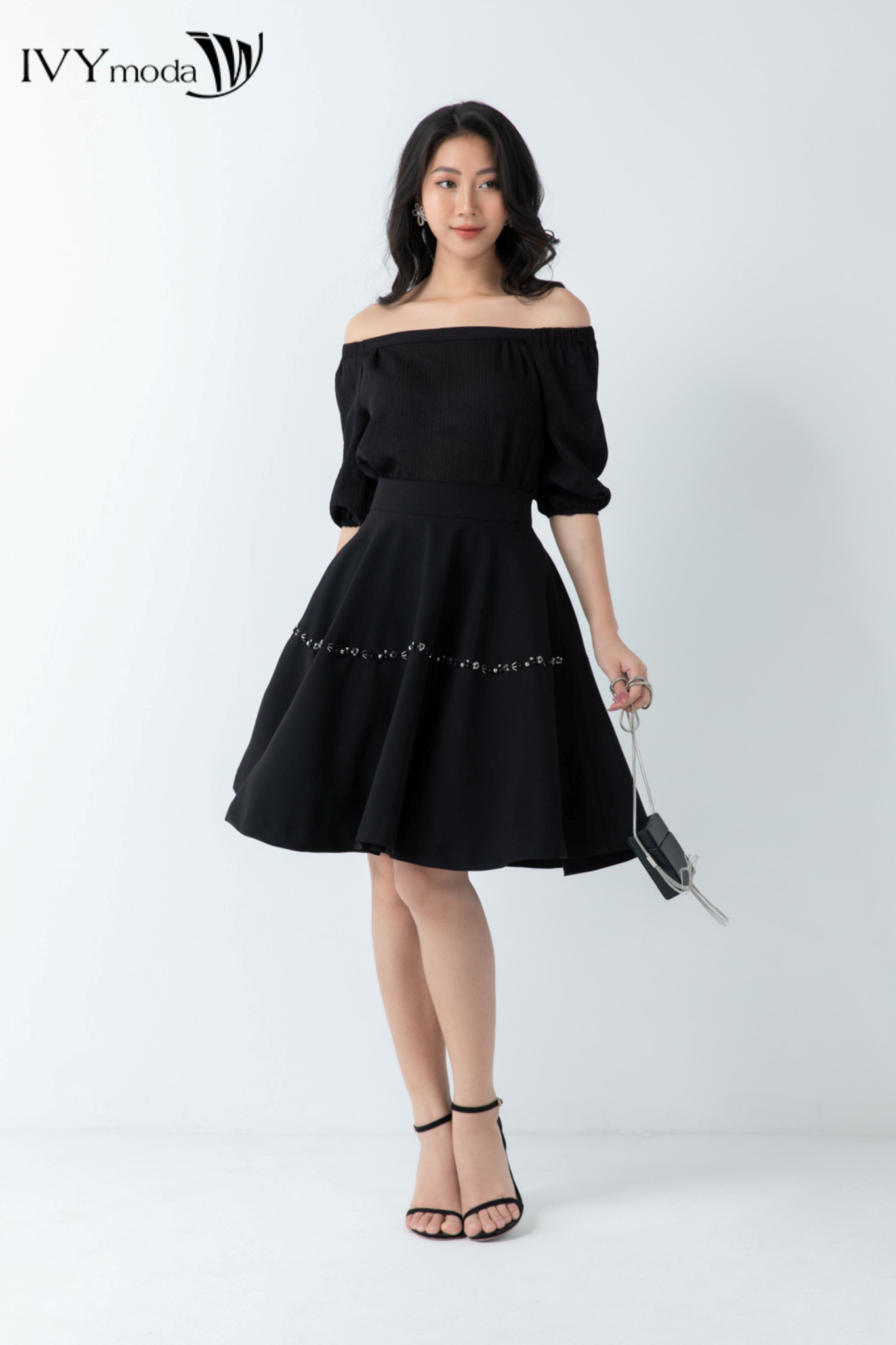 Chân váy xòe đính hạt nổi trang trí ivy moda ms 31m6573