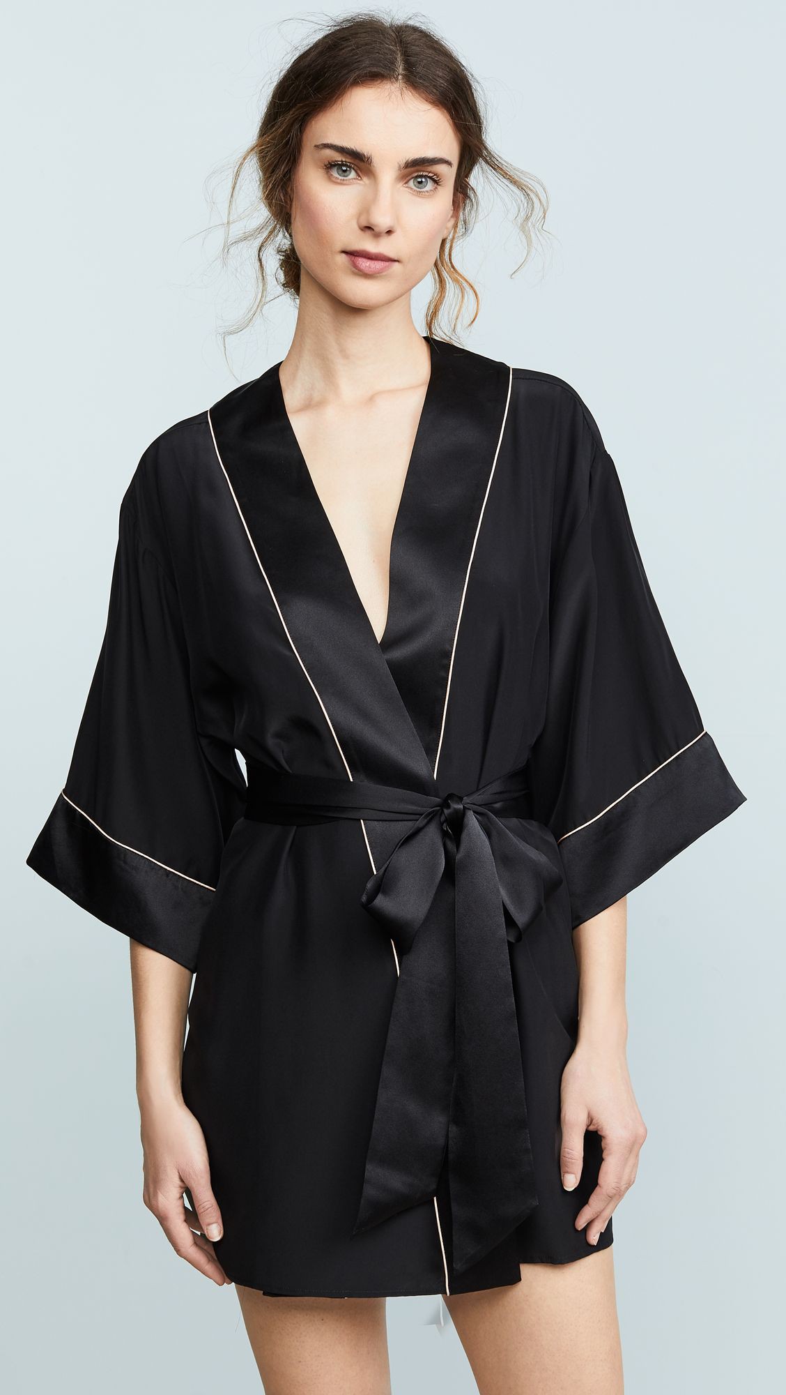 Hantu Sleepwear-Áo choàng ngủ,áo choàng ngủ lụa mặc nhà,áo choàng lụa cao cấp viền sang trọng,áo choàng cô dâu,áo choàng cho spa làm đẹp