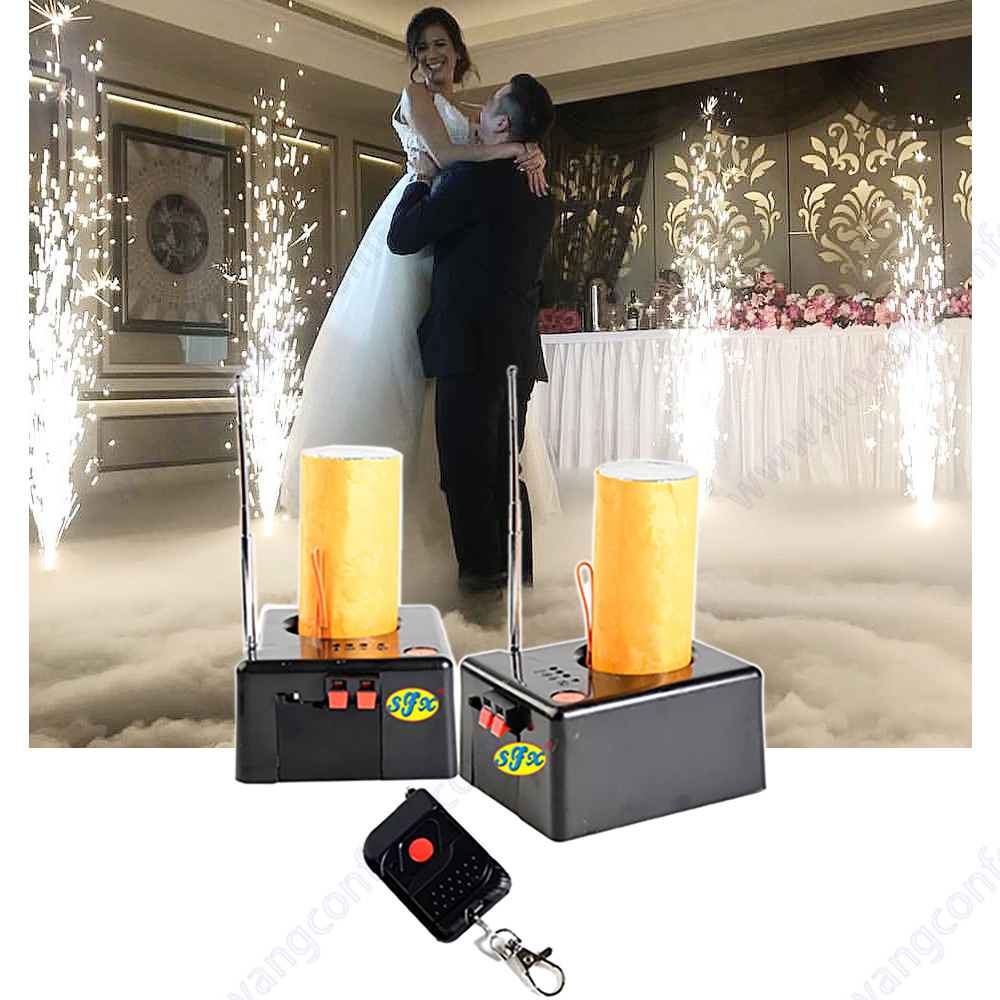 2pcs đám cưới pháo hoa lạnh mini pháo hoa đài phun nước 1 điều khiển từ xa pryo tia lửa Máy không dây cơ sở bắn cho bên sân khấu