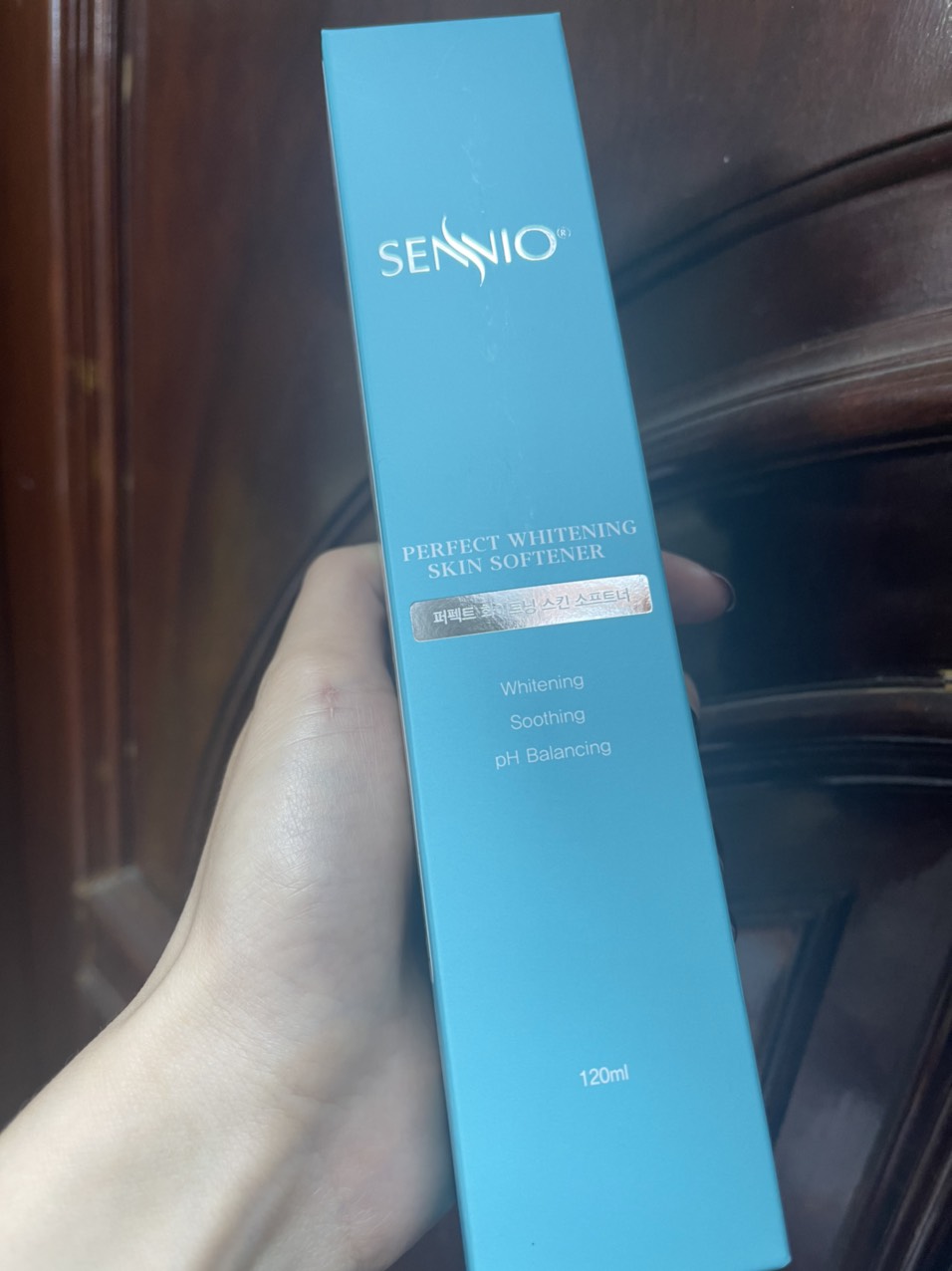 Nước hoa hồng se khít lỗ chân lông Sennio Perfect Whitening Skin Softner cấp ẩm tái tạo và phục hồi da 120ml