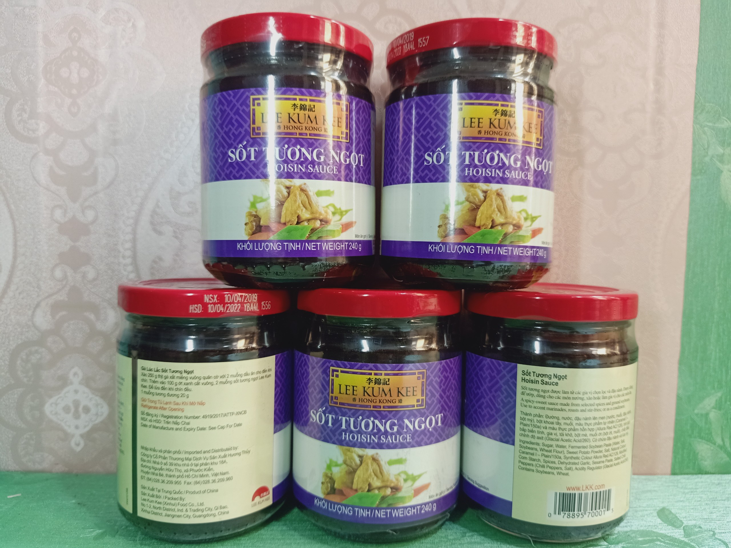 Sốt tương ngọt Lee kum kee 240g