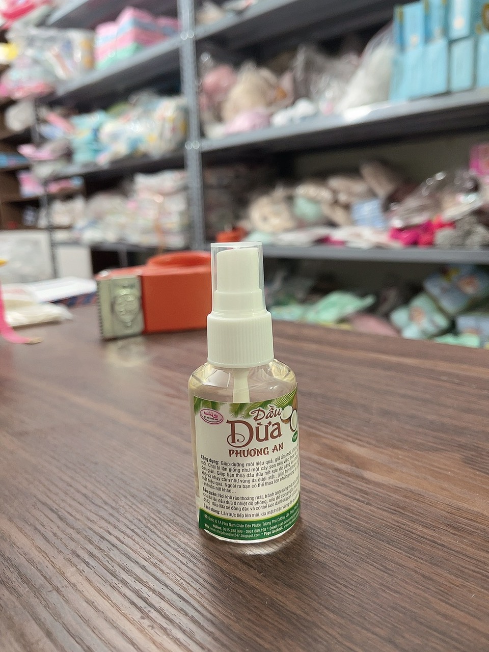Dầu dừa hữu cơ nguyên chất ép lạnh vòi xịt