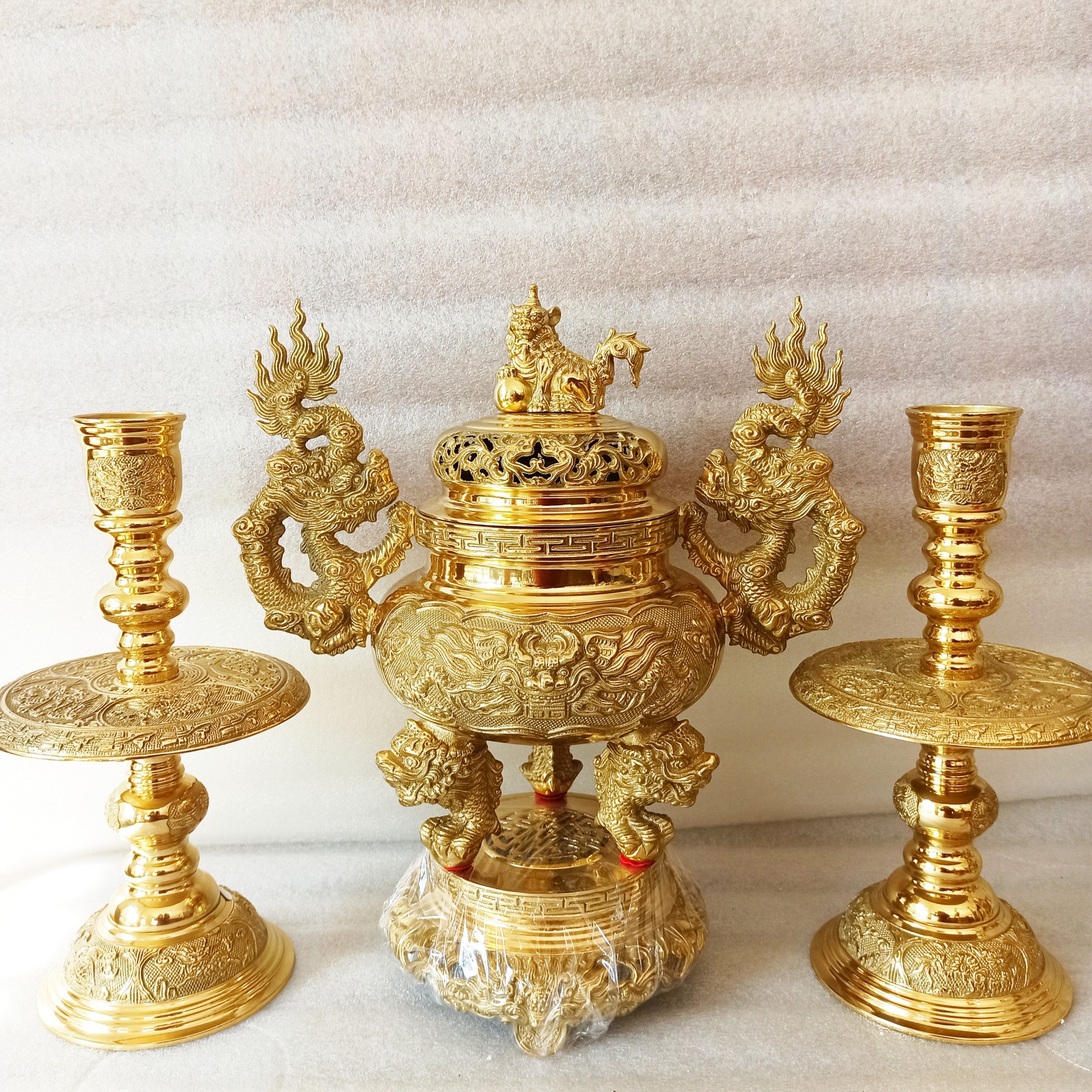 Bộ đỉnh thờ lư hương cao 34cm bằng đồng thau nguyên chất gồm 1 đỉnh đồng 2 nến, 1 đỉnh đồng 2 hạc- đồng phong thủy nam định