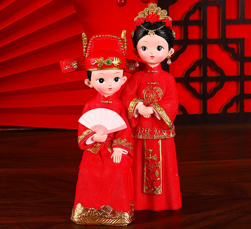 Cặp tân lang tân nương - mẫu xuất giá tòng phu