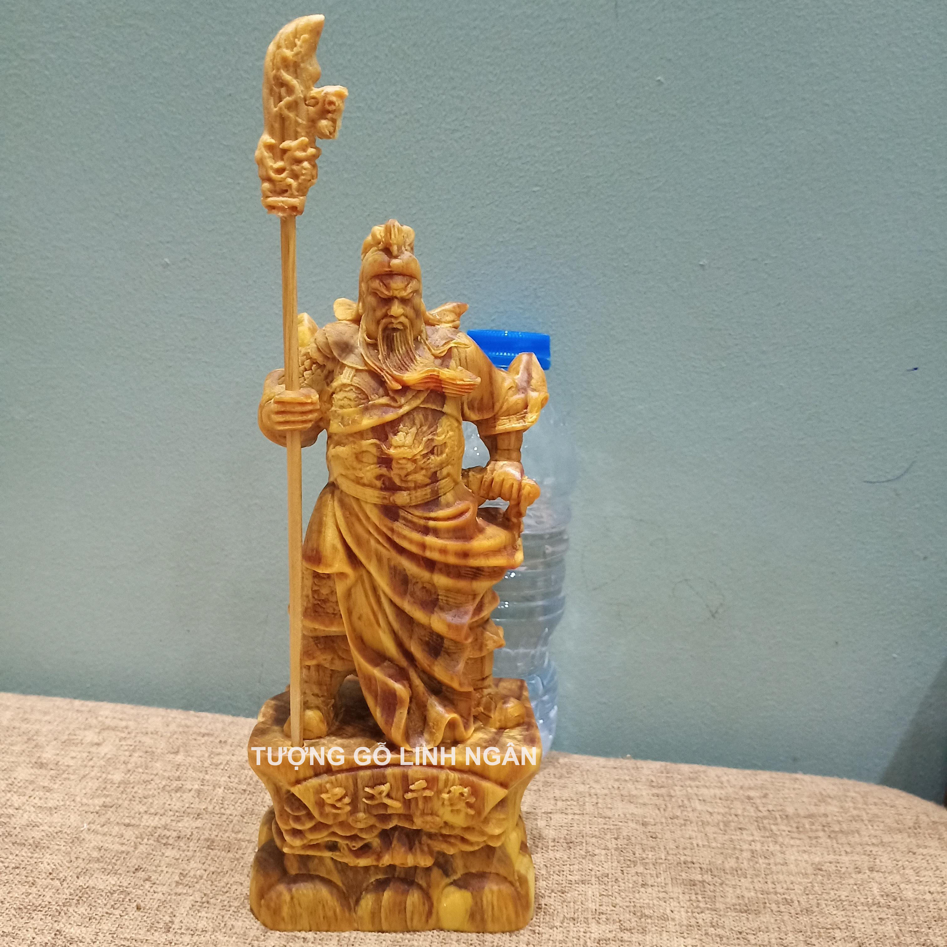 Tượng Quan Công gỗ huyết long cao 20 cm