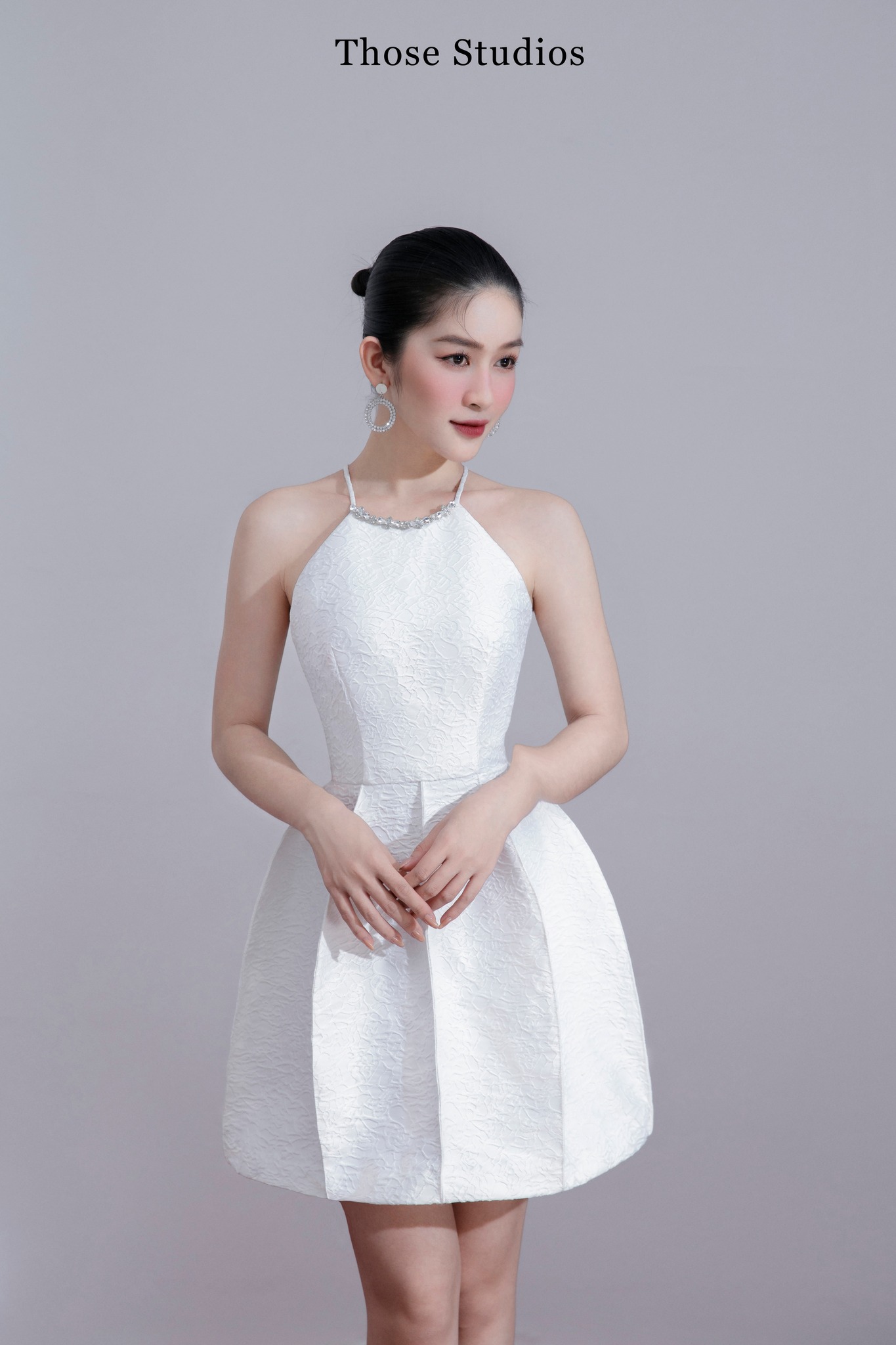 Those Studios Váy yếm, váy trắng nữ Desi Dress dáng ngắn bánh bèo và nhẹ nhàng
