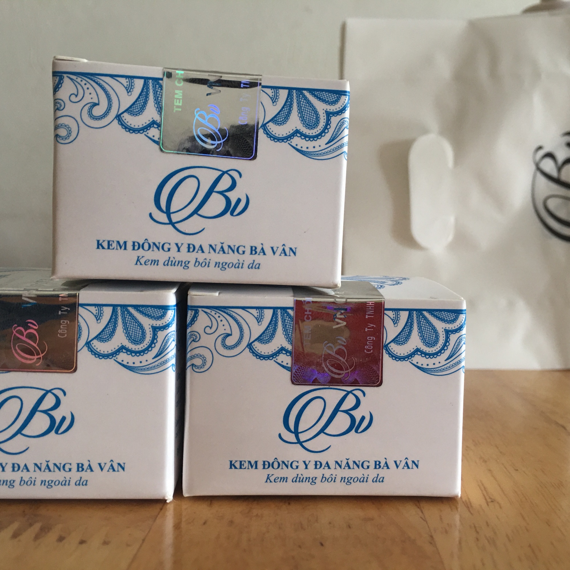 Kem Đông Y đa năng Bà Vân .