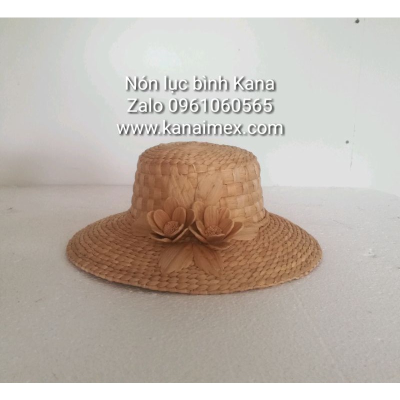 Nón lục bình đi biển