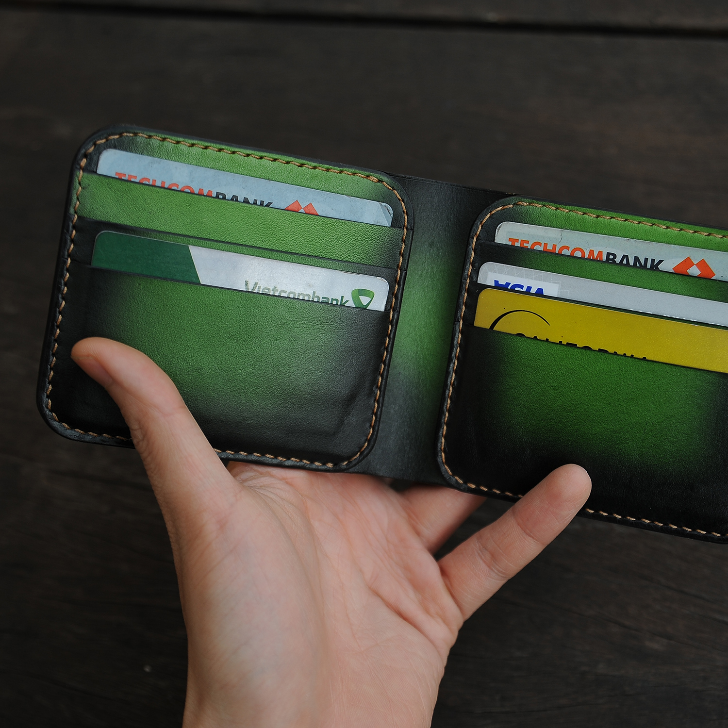 Ví nam classic dáng bifold đơn giản màu xanh lá Patina độc lạ, đồ da thủ công chất liệu da bò thật nhập khẩu - ASVM04P13003