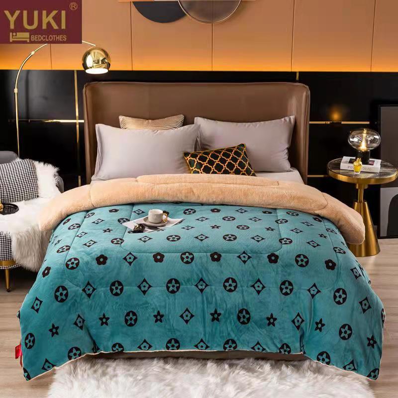 Chăn Lông Cừu YUKI 2 Mặt Dày Dặn Giữ Ấm Mùa Đông - Kèm túi xách sang trọng, Chăn Lông Cừu