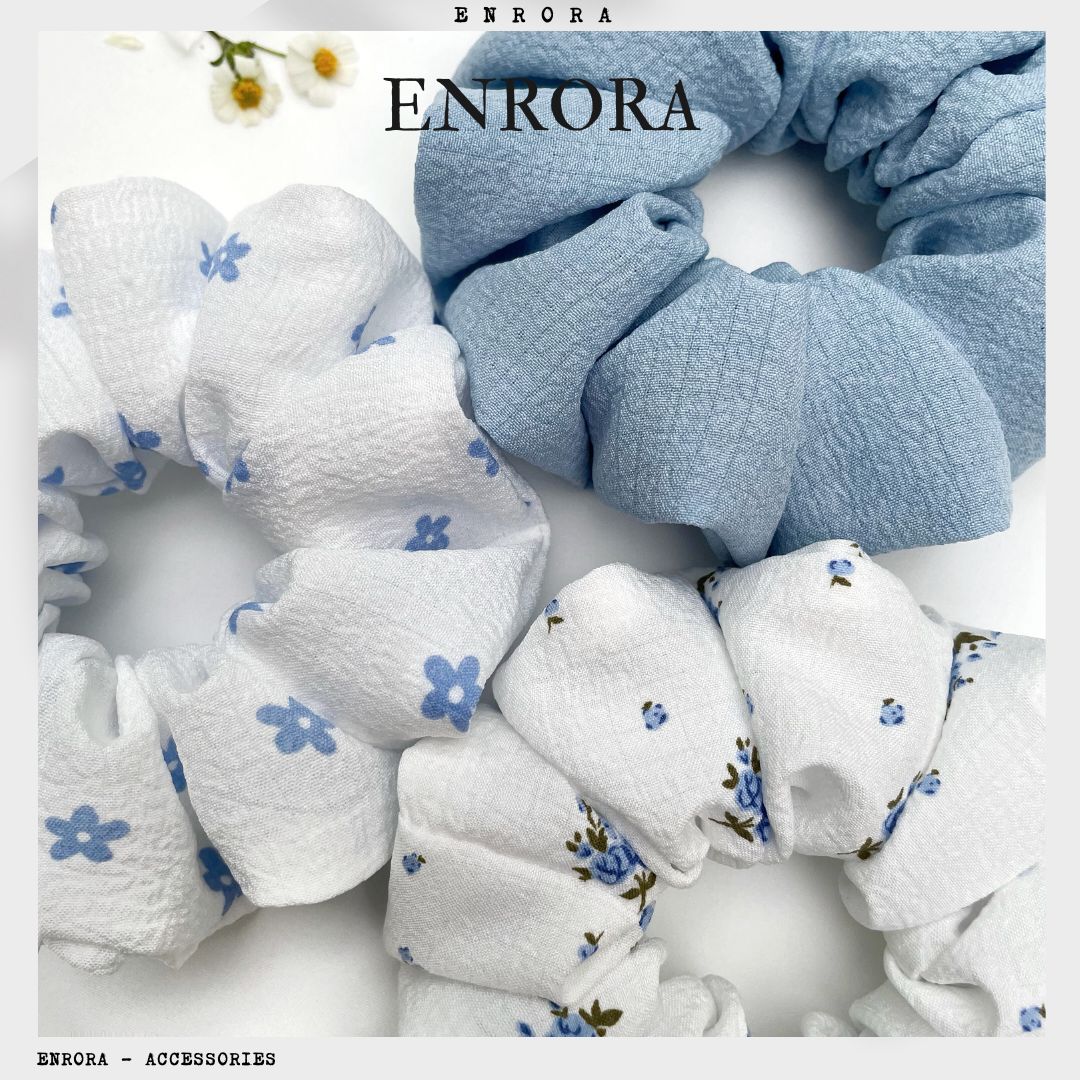 Scrunchies enrora cột tóc vải hoa xanh nhí