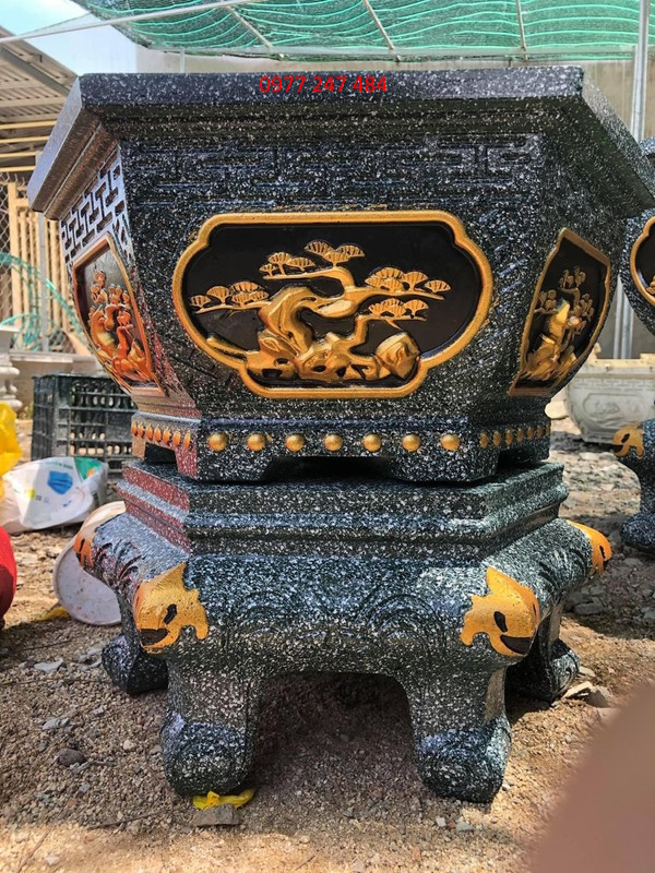 Khuôn chậu cảnh lục giác 40 và chân đôn kỷ.