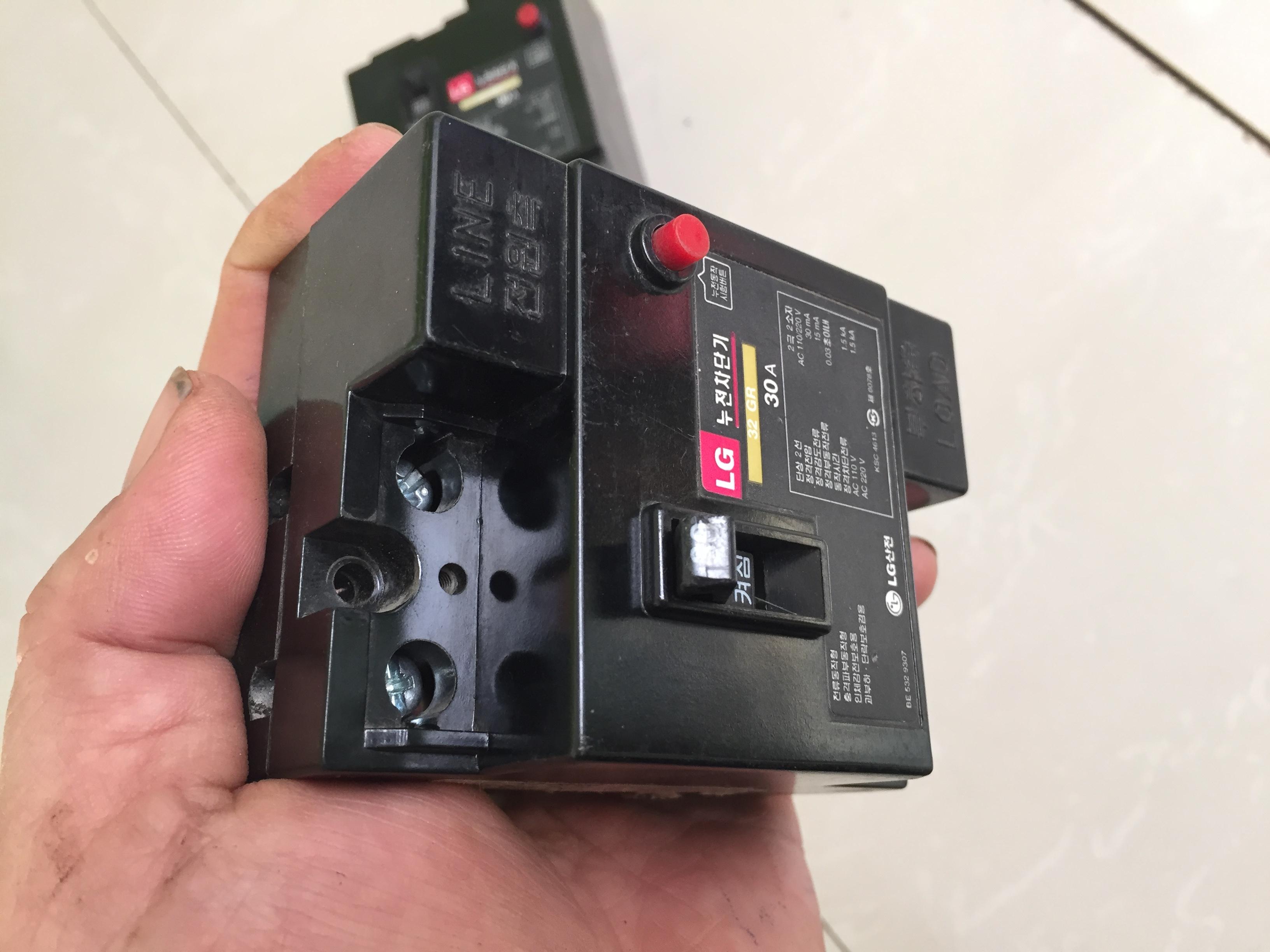 Elcb cb cầu dao chống giật hàn quốc lg 30a mẫu mới