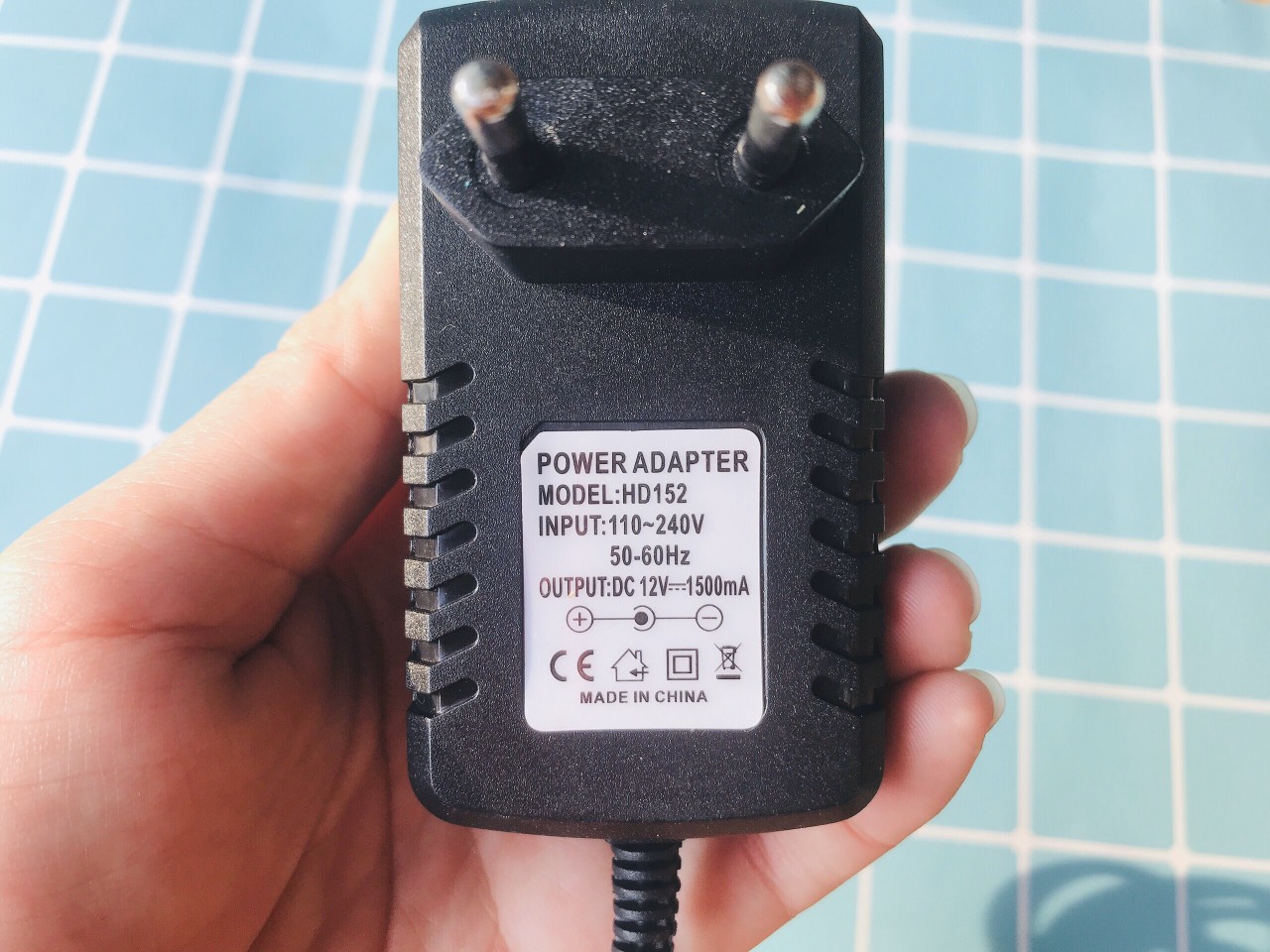 Sạc Xe Điện Trẻ Em 12V Có Đèn Báo Pin