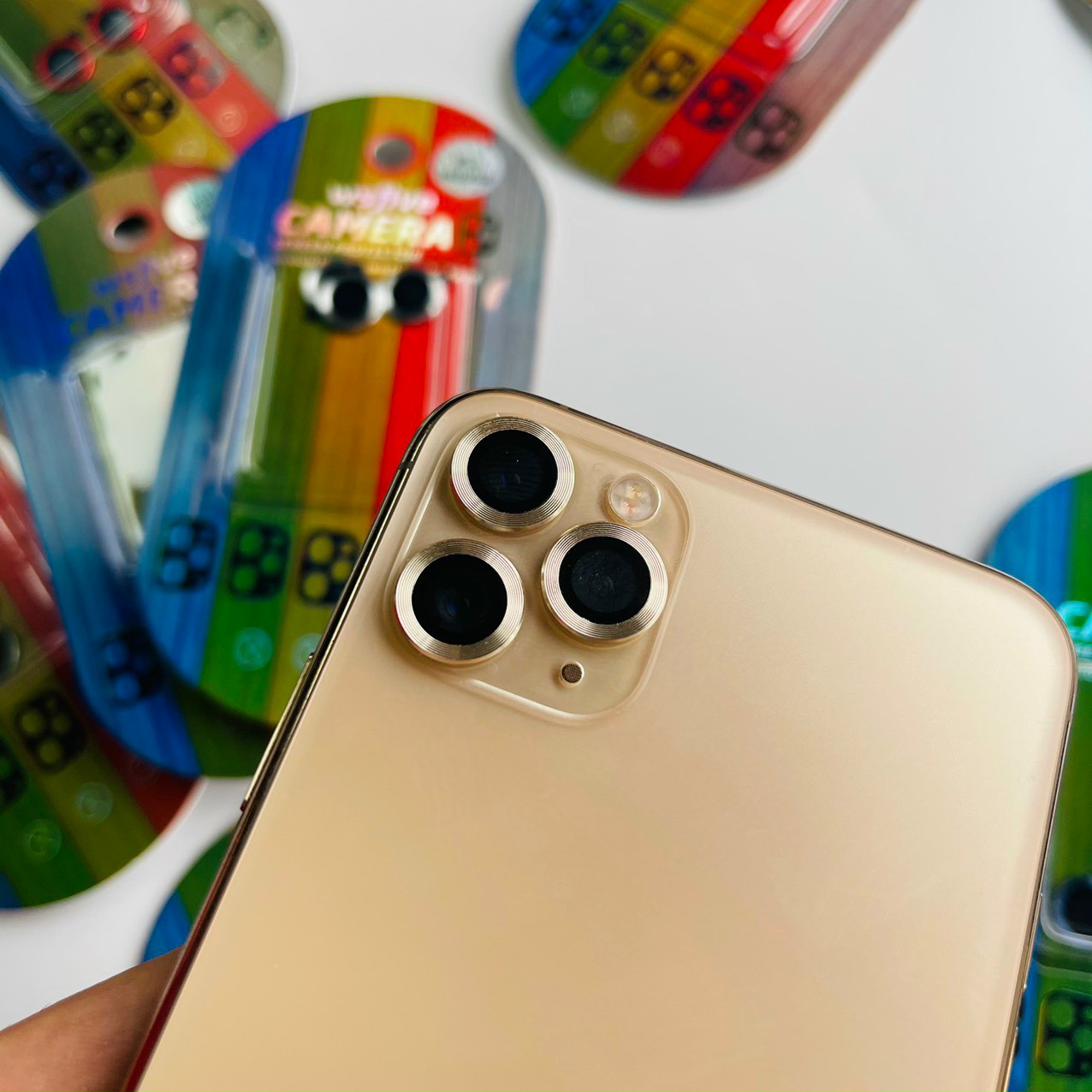 Dán kim loại bảo vệ từng mắt camera cho iPhone 11-12 Pro Max