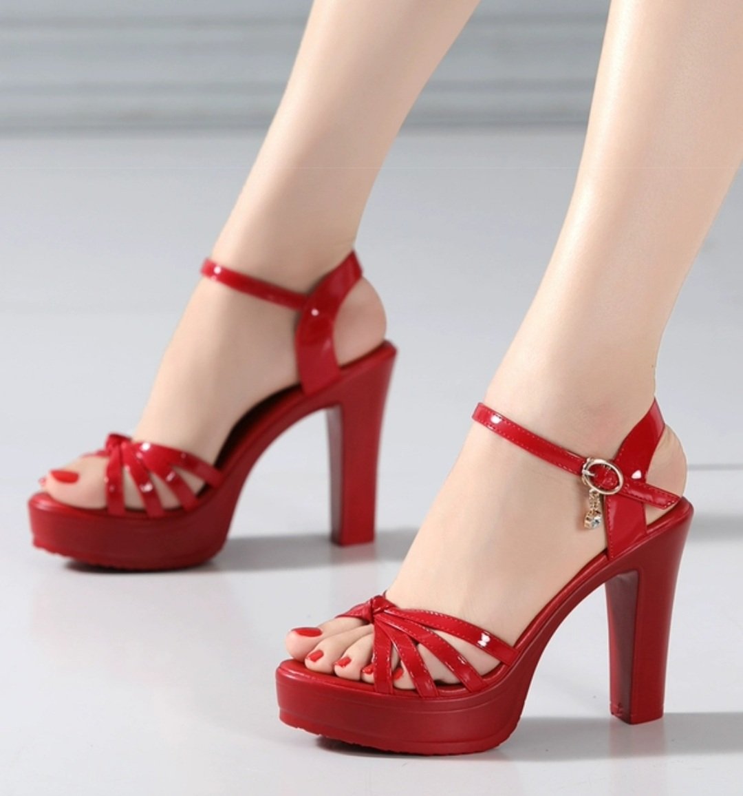Sandal cao gót thắt hai nút đan chéo
