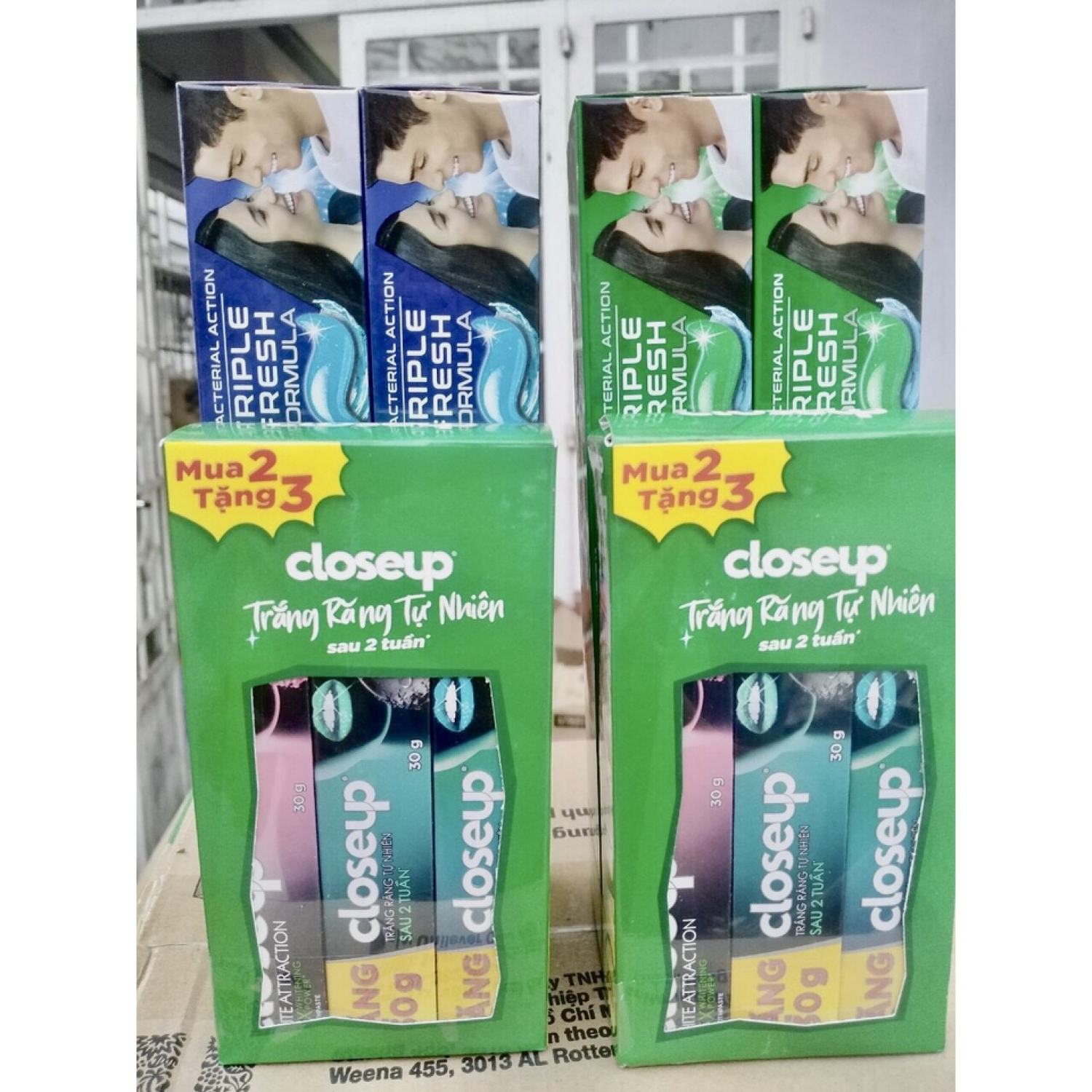 Combo hai cây kem đánh răng closeup 180g tặng kèm 3 cây 30g