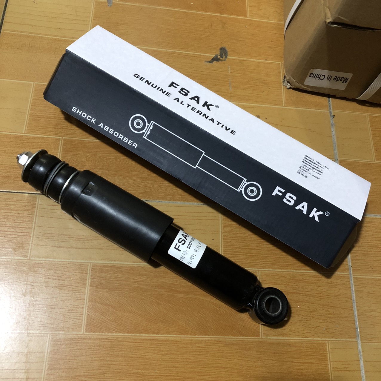 Phuộc, giảm sóc cabin trước xe tải Dongfeng Hoàng Huy / giảm xóc trước ca bin xe ben đầu kéo tải thùng đông phong / Thụt trước xe dongfeng/đông phong...VIE PARTS