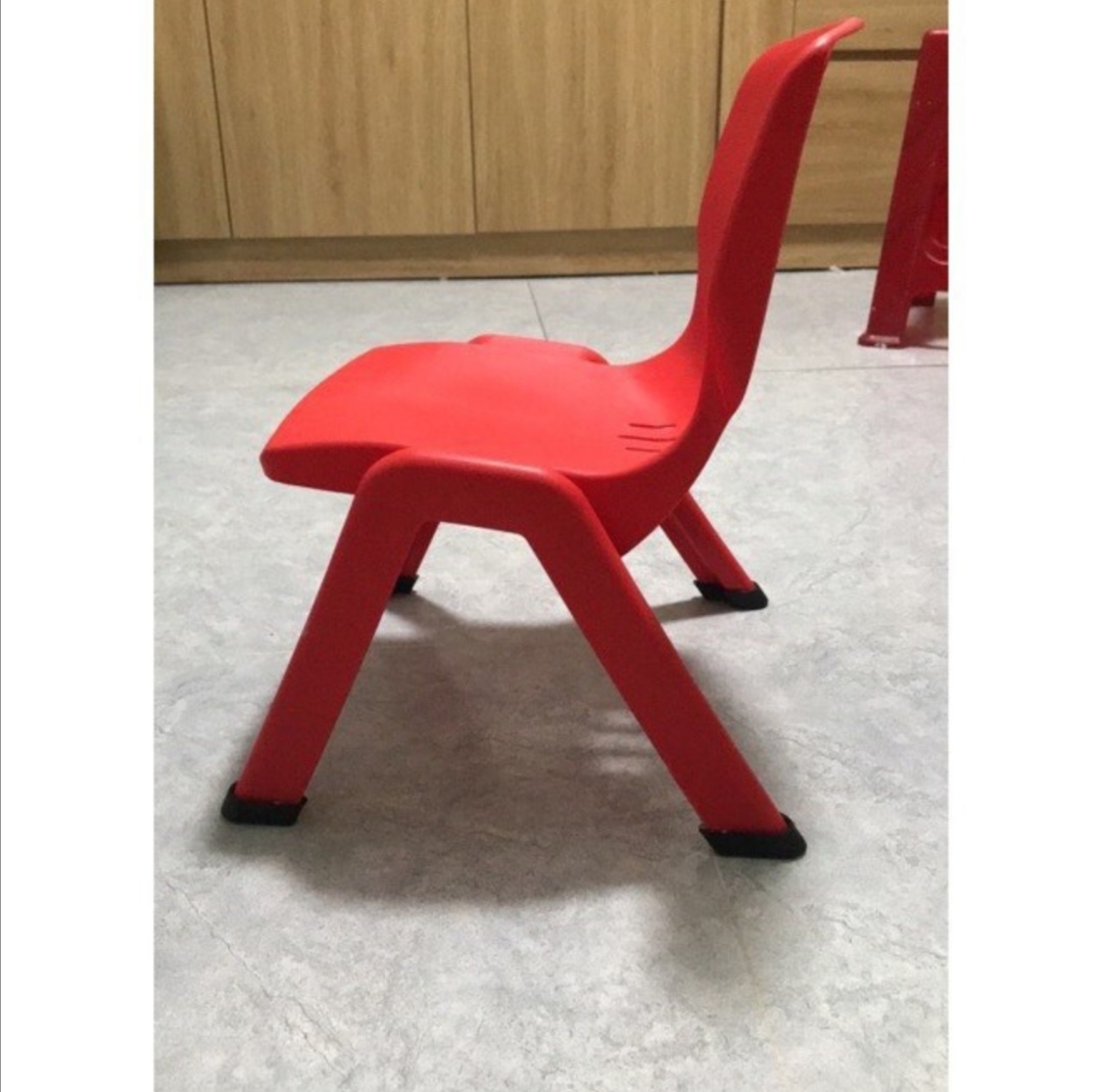 Ghế nhựa tựa lưng Việt Nhật. Có đế cao su chống trượt. Kích thước  34 x 32 x 44cm (MI-465)