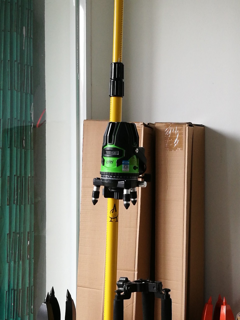 SÀO TREO 4M ( GIÁ ĐỠ) MÁY CÂN BẰNG TIA  LASER