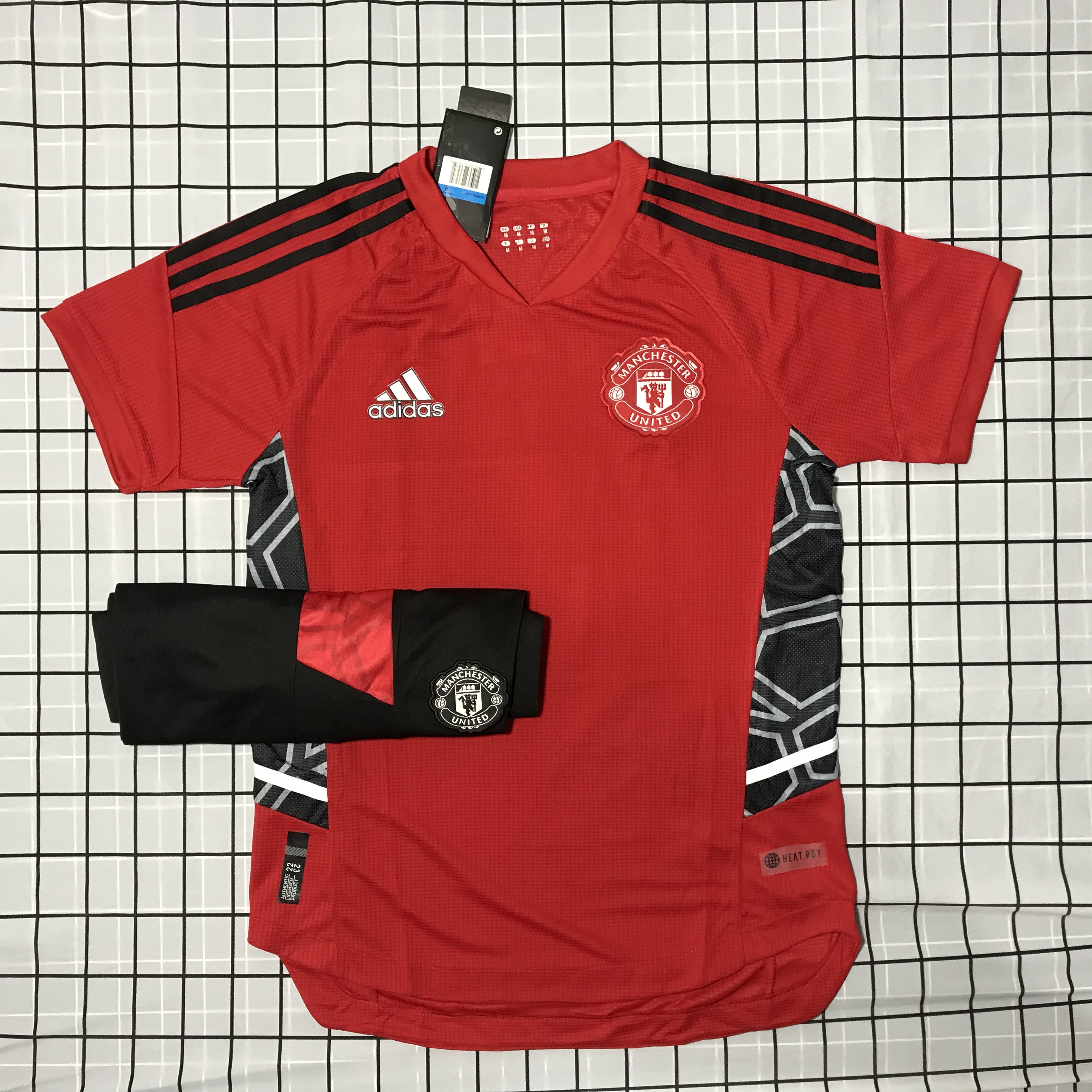 Áo bóng đá CLB Manchester United-Mẫu Tập Đỏ-Vải Gai Thái-Chất Polyester Cao Cấp