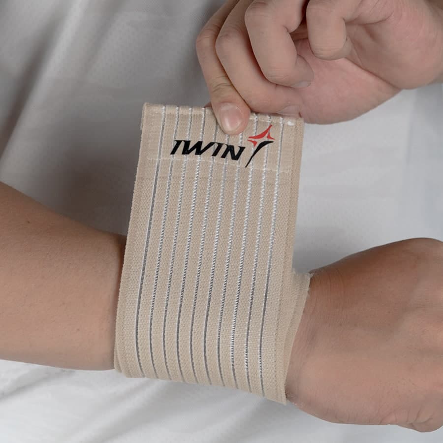 Băng Bảo Vệ Cổ Tay iWin Khi Chơi Thể Thao (Cầu lông, gym, bóng chuyền bóng bàn, bóng rổ , võ thuật...) - Sản Phẩm Chính Hãng - Chất Lượng Cao- 1 Cái/Hộp