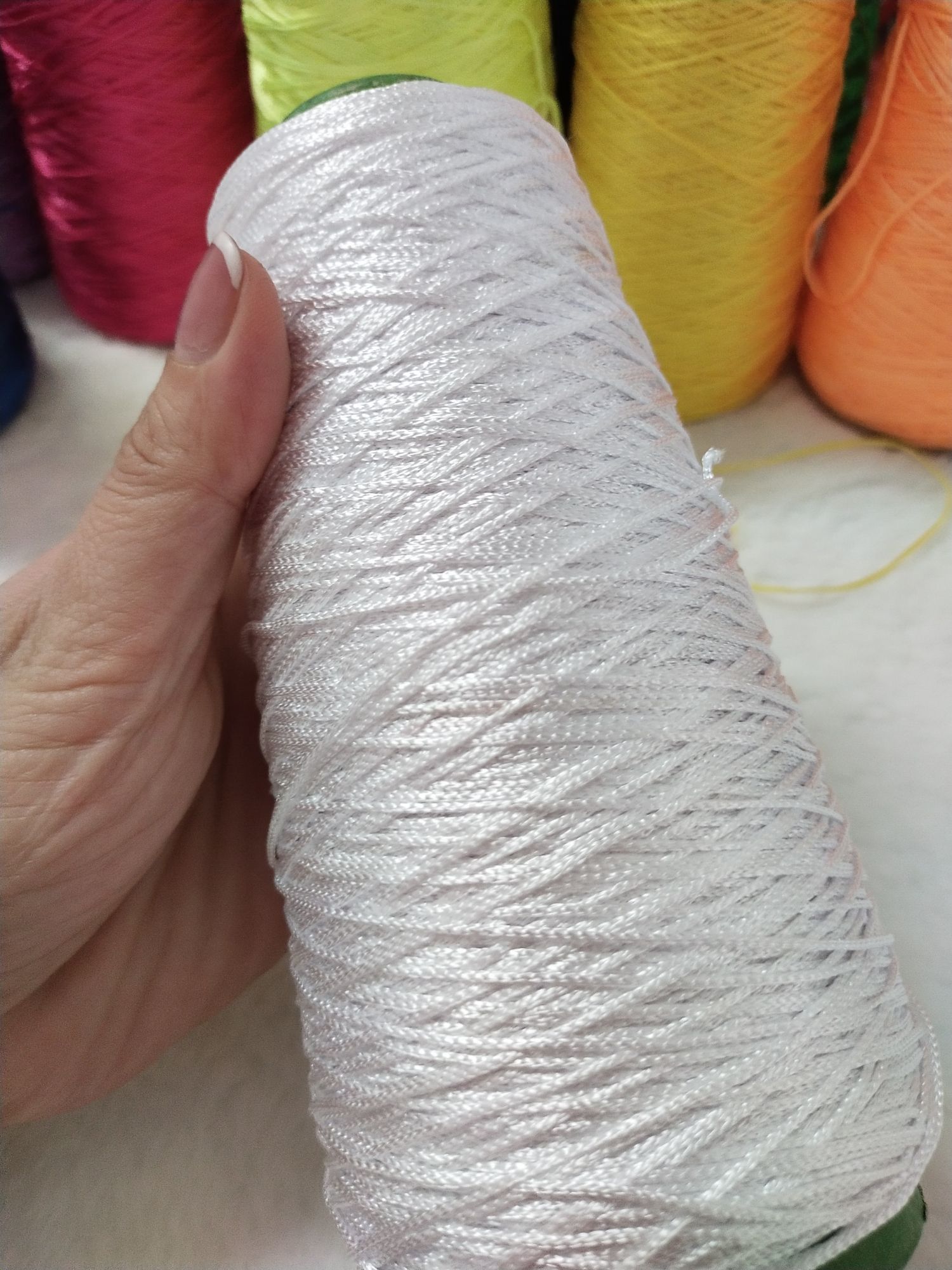 Cuộn dù 1mm màu trắng làm vòng làm handmade dài 400m
