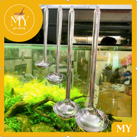 Vá múc nước lèo cán dài - loại lớn inox 304 có móc treo cao cấp - vá múc canh inox có móc treo size 6cm đến 12cm