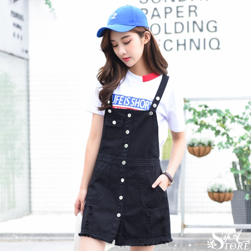 Chân váy yếm denim đính nút wash rách cá tính