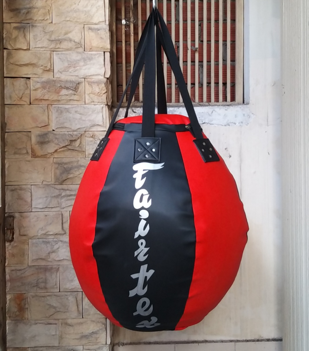 Bao cát tròn boxing: bao Wrecking ball bags, bao quả ổi dây dù