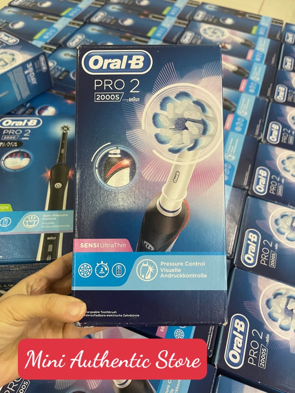 Bàn chải điện Oral B Pro 2 2000s - Made in Germany ( Đen trắng - sensi )